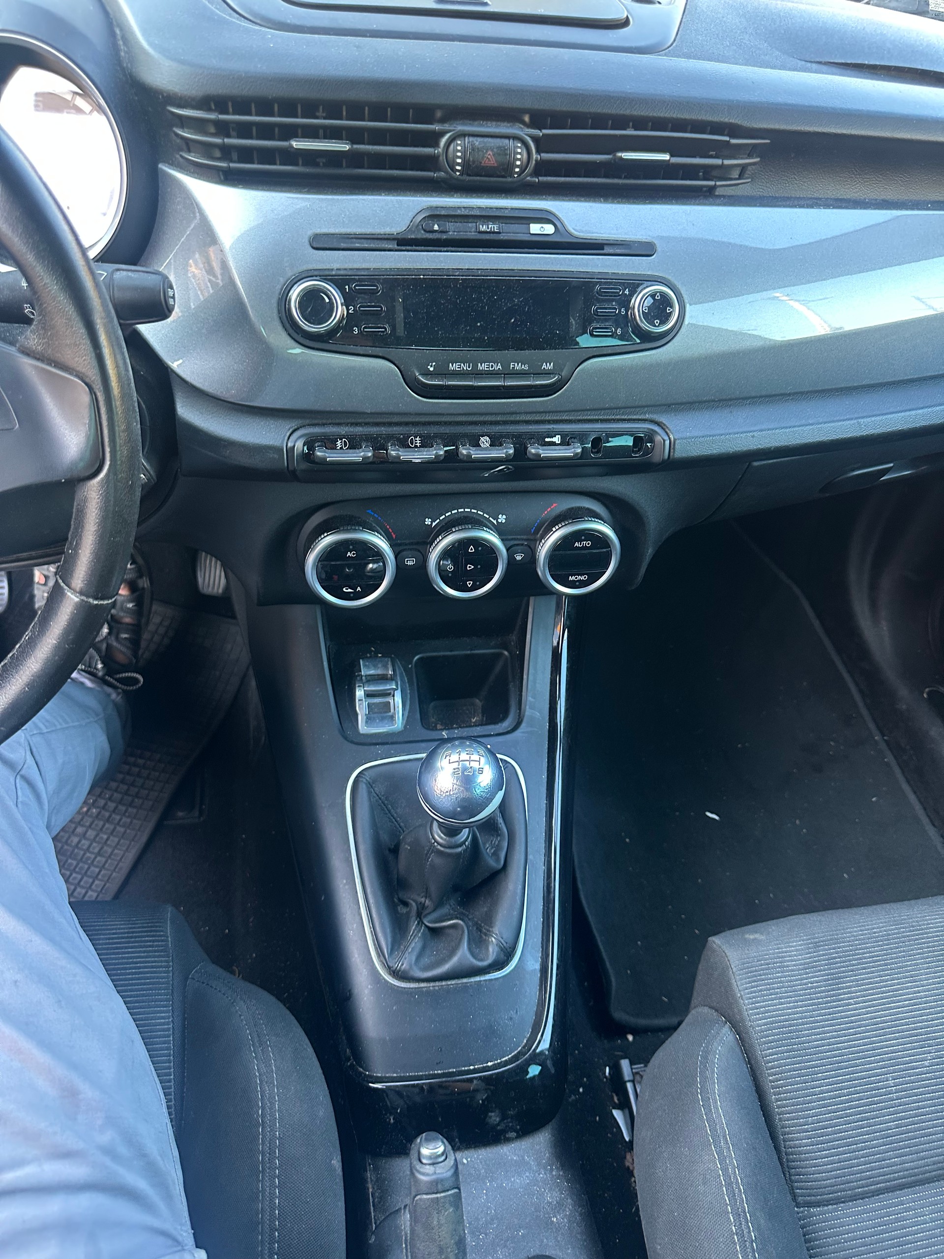 ALFA ROMEO Giulietta 1.4 T Distinctive-image-7