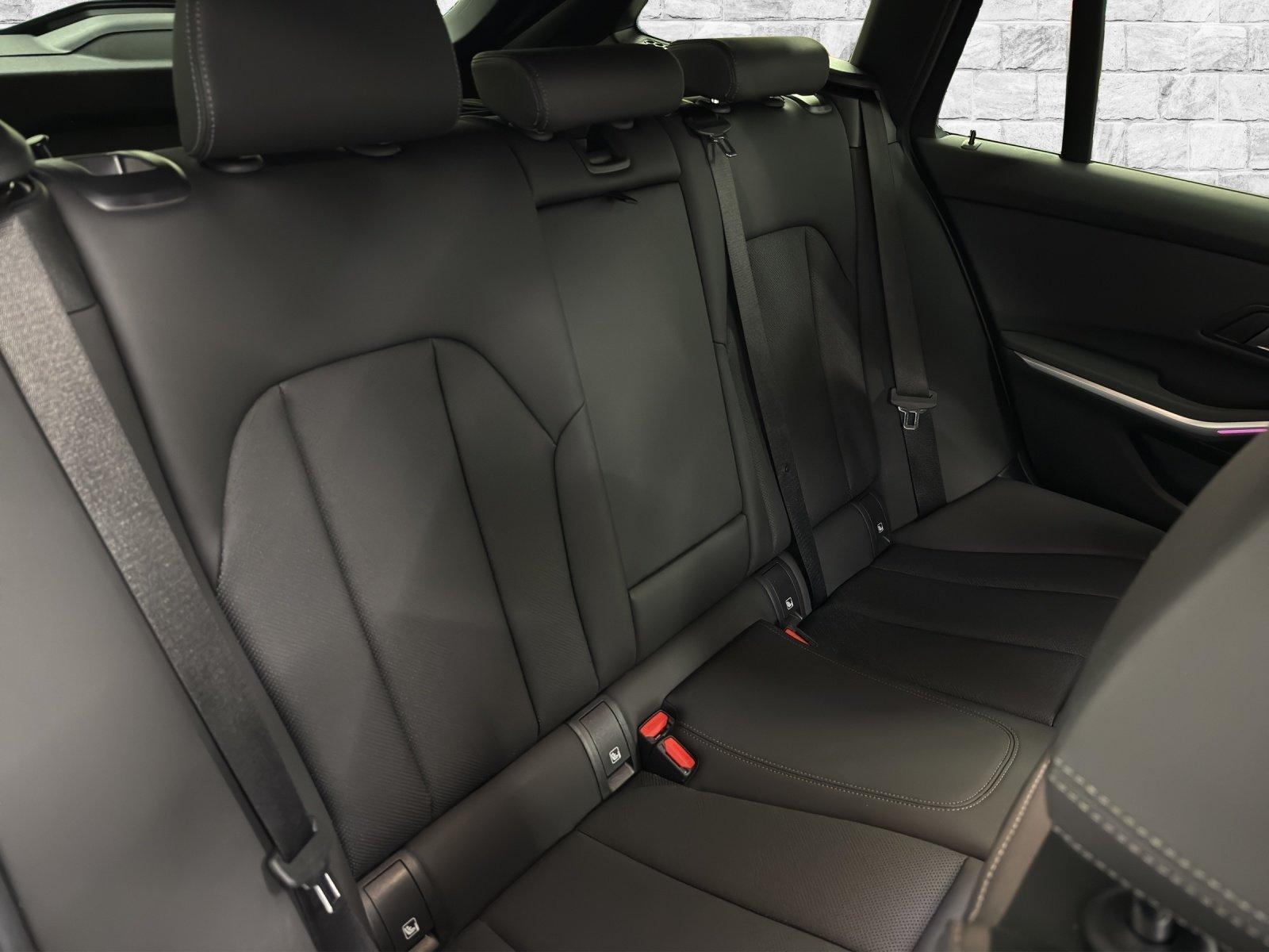 BMW 330d xDrive SAG Touring-image-15