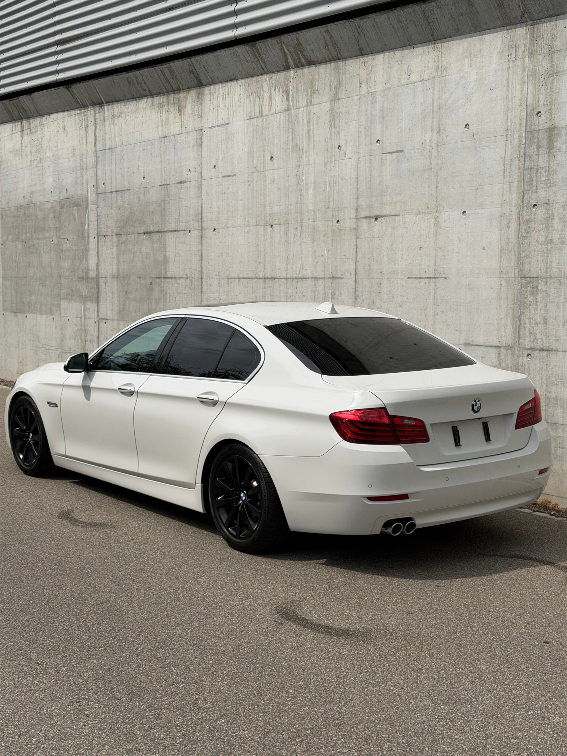 BMW 525d xDrive Steptronic-showroom-element-1