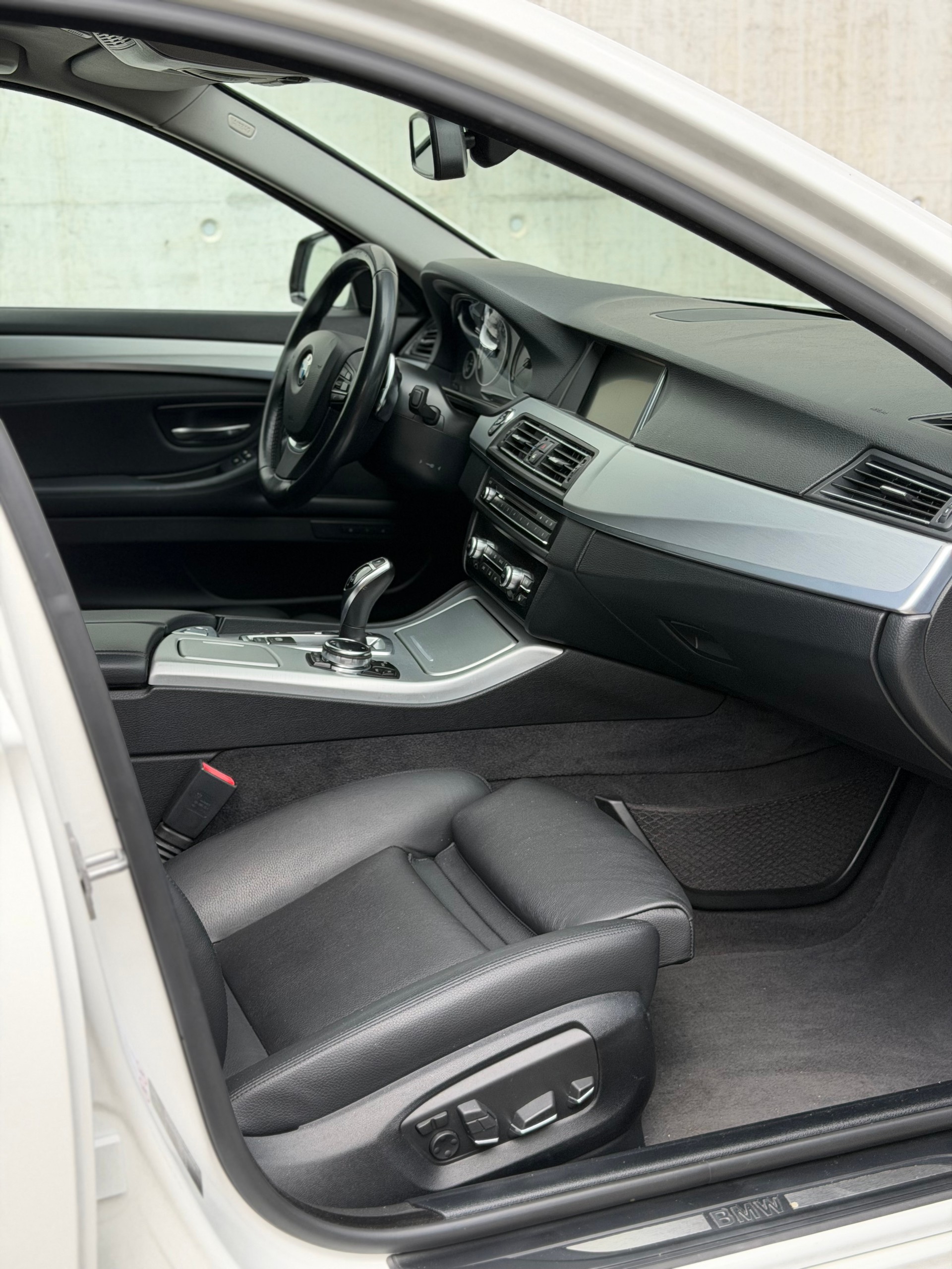BMW 525d xDrive Steptronic-image-8