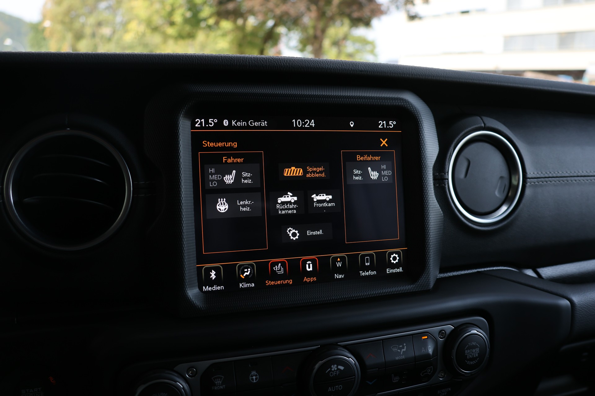JEEP Gladiator 3.0 V6 Launch Edition-image-21