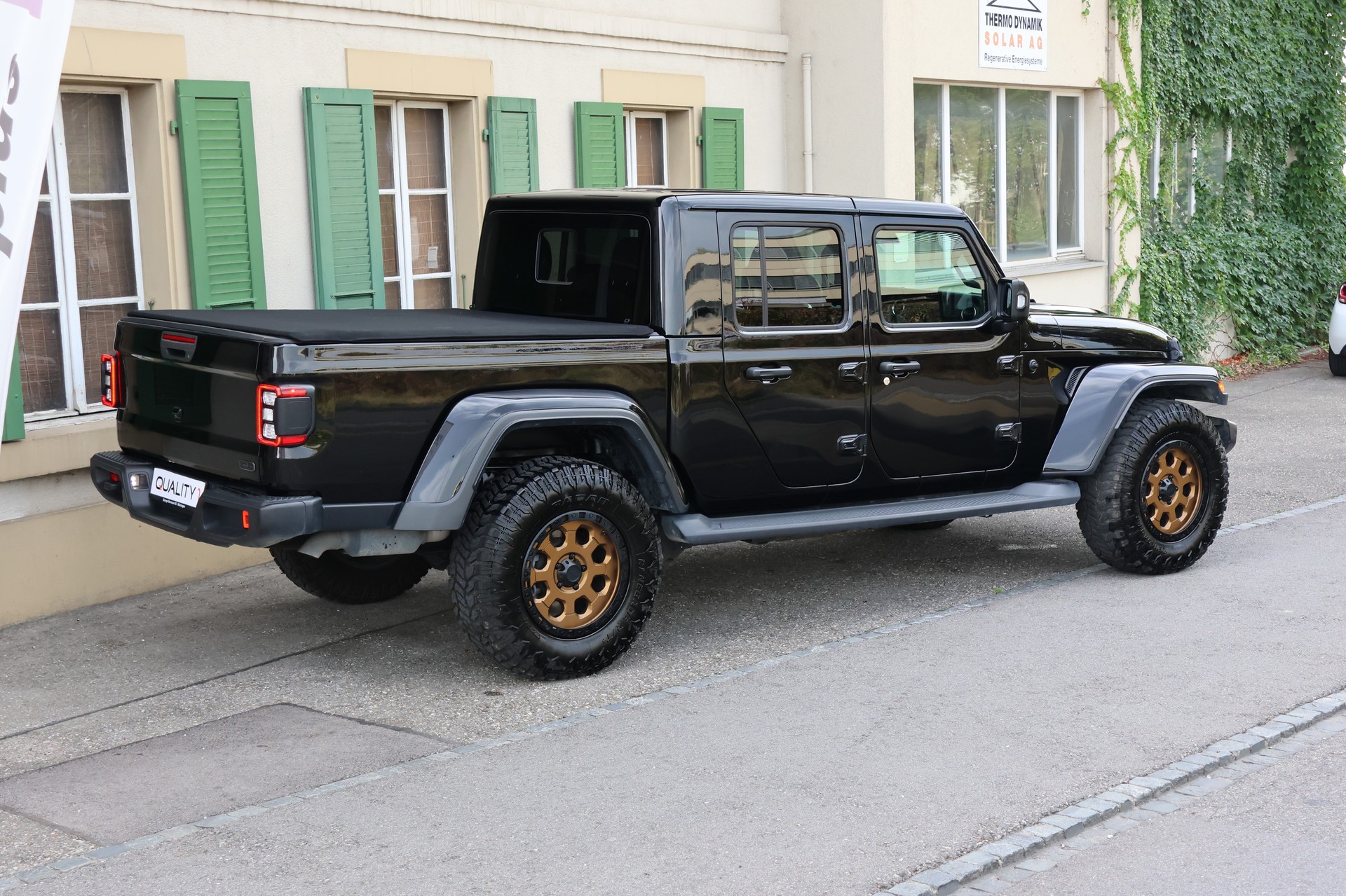 JEEP Gladiator 3.0 V6 Launch Edition-image-3