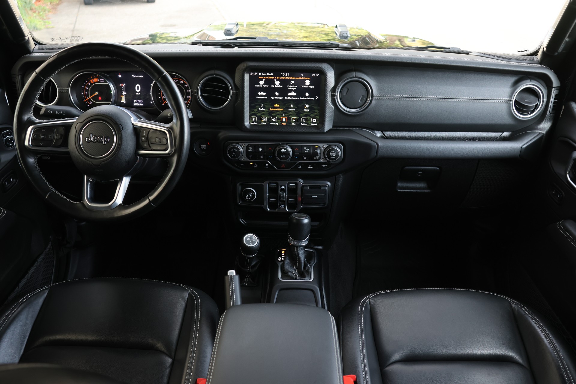 JEEP Gladiator 3.0 V6 Launch Edition-image-11