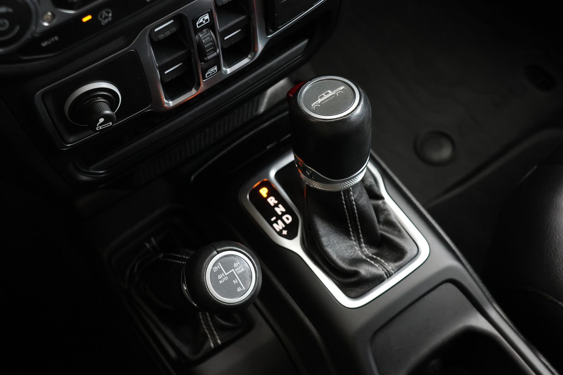 JEEP Gladiator 3.0 V6 Launch Edition-image-17