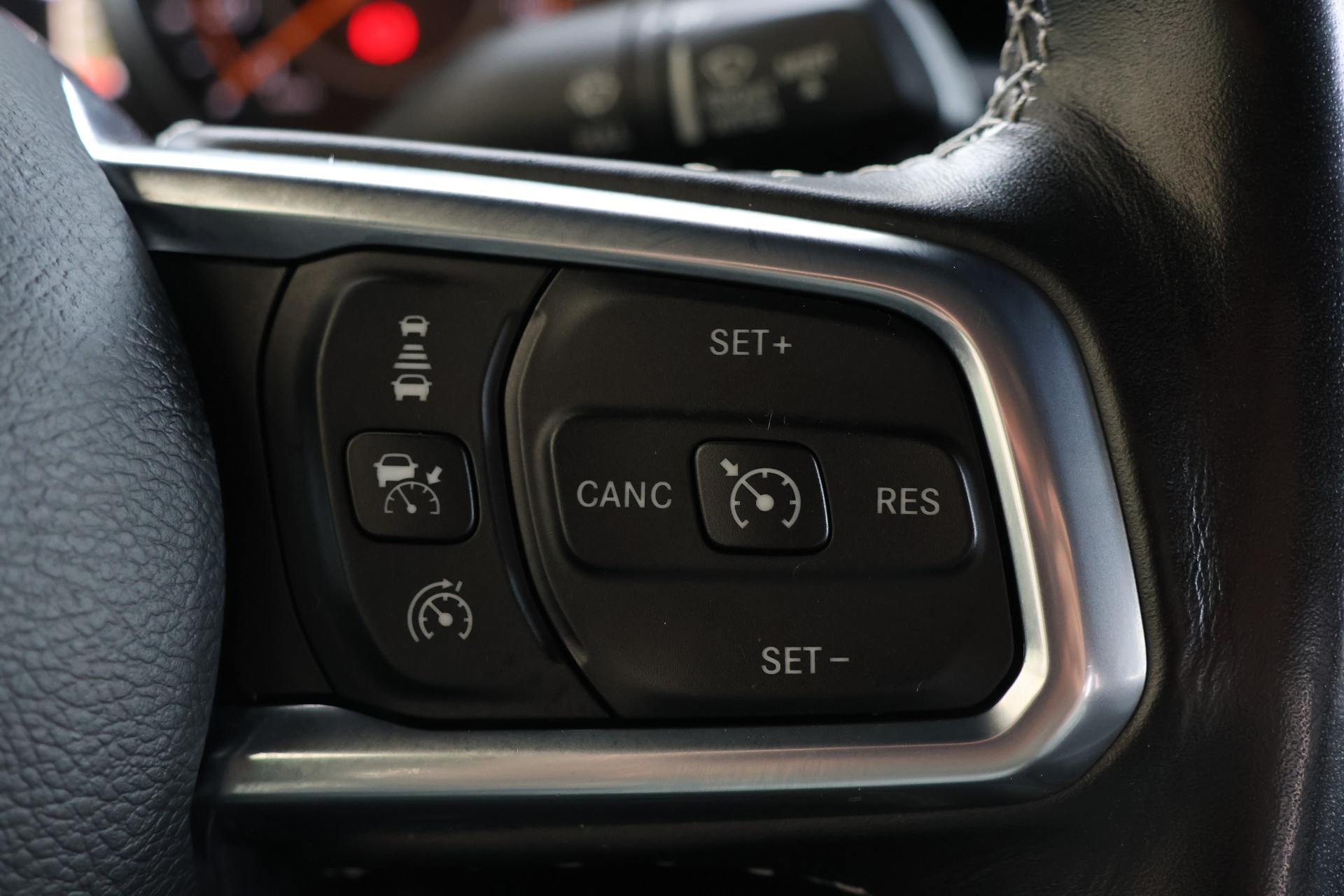 JEEP Gladiator 3.0 V6 Launch Edition-image-13