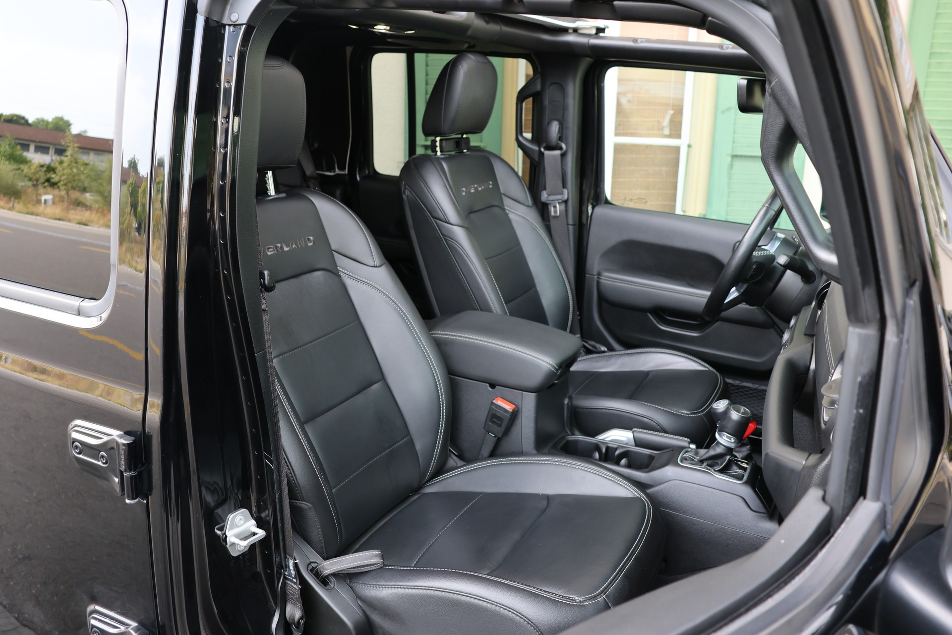 JEEP Gladiator 3.0 V6 Launch Edition-image-8