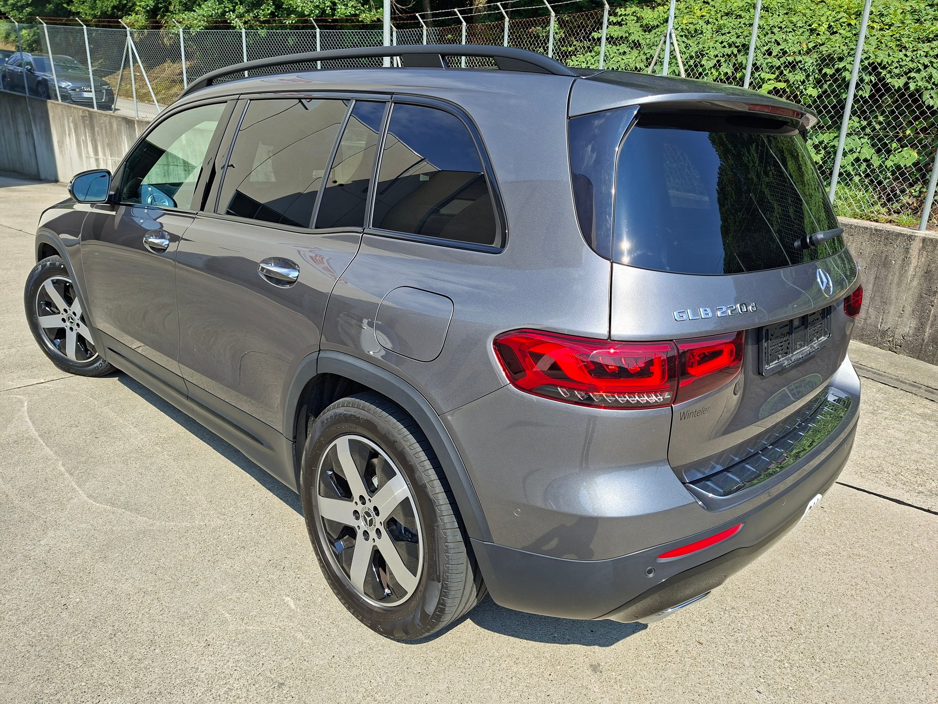 MERCEDES-BENZ GLB 220 d Progressive 4matic-image-1