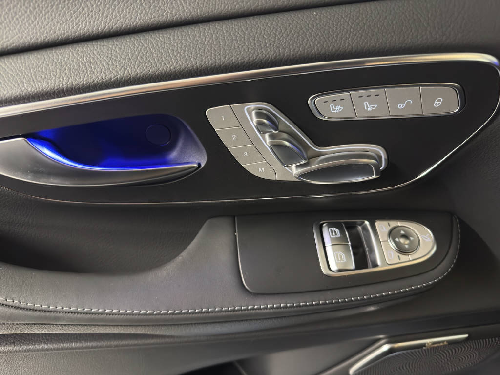 MERCEDES-BENZ V 300 d Exclusive Swiss Edition 4Matic Lang-image-6