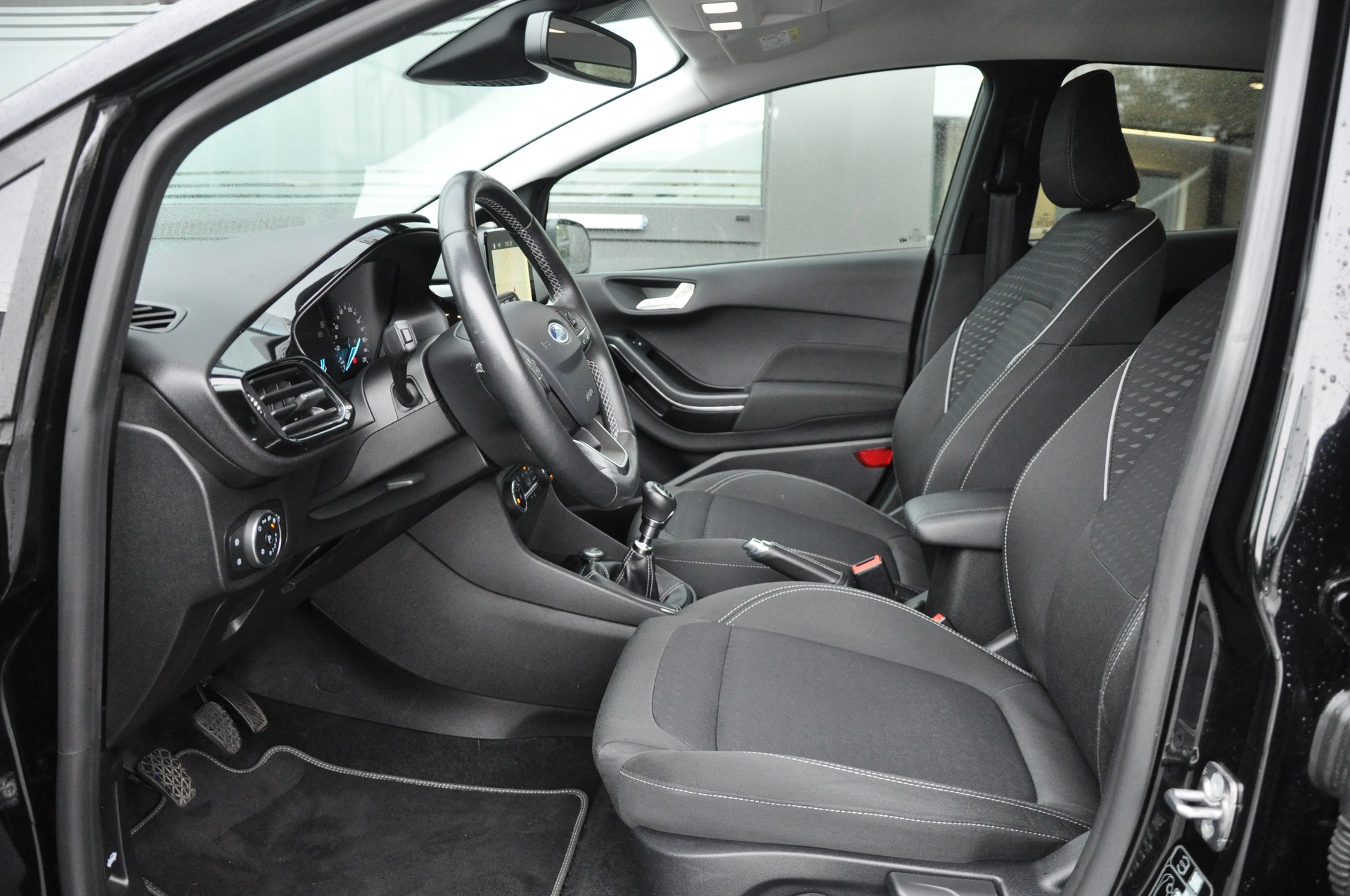 FORD Fiesta 1.0 SCTi Titanium-image-8