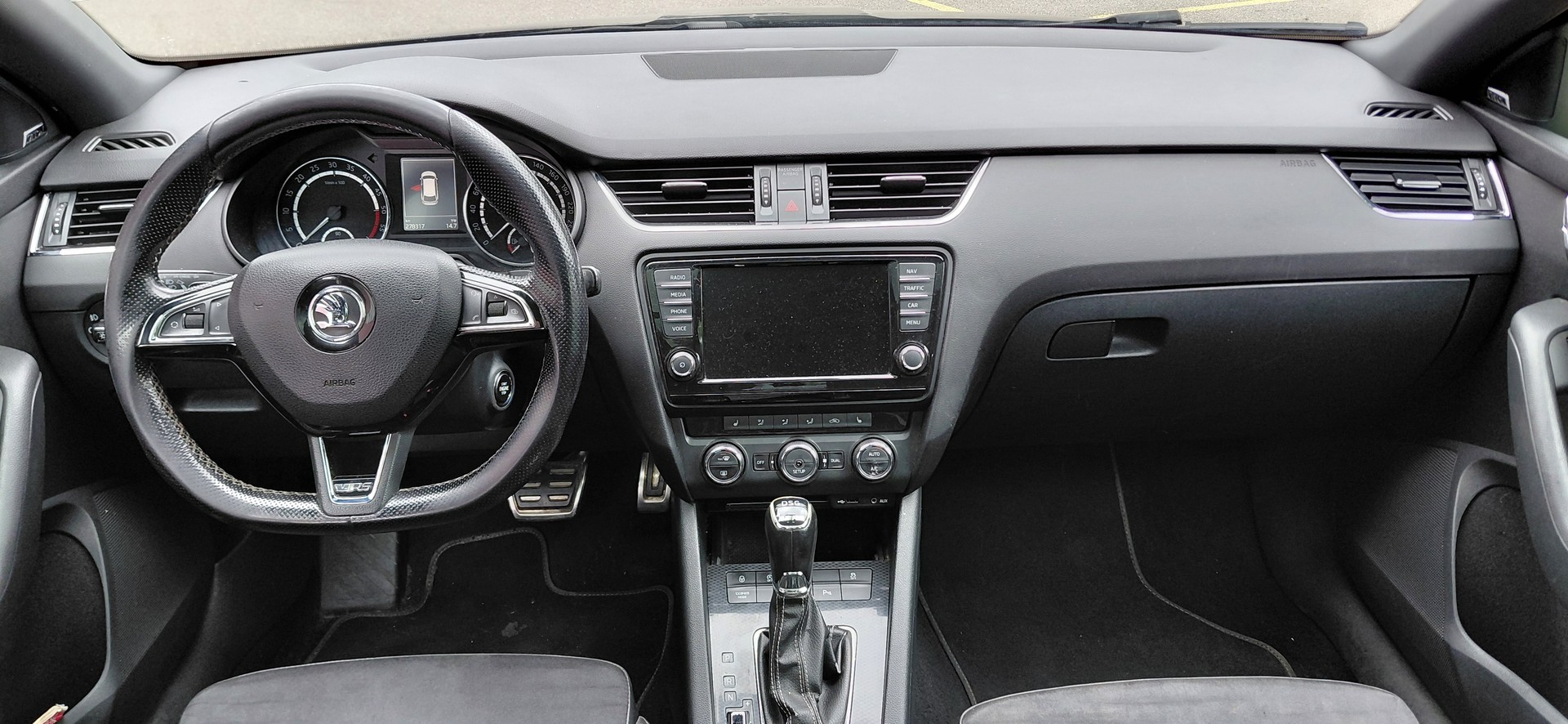 SKODA Octavia Combi 2.0 TDI RS DSG-image-9