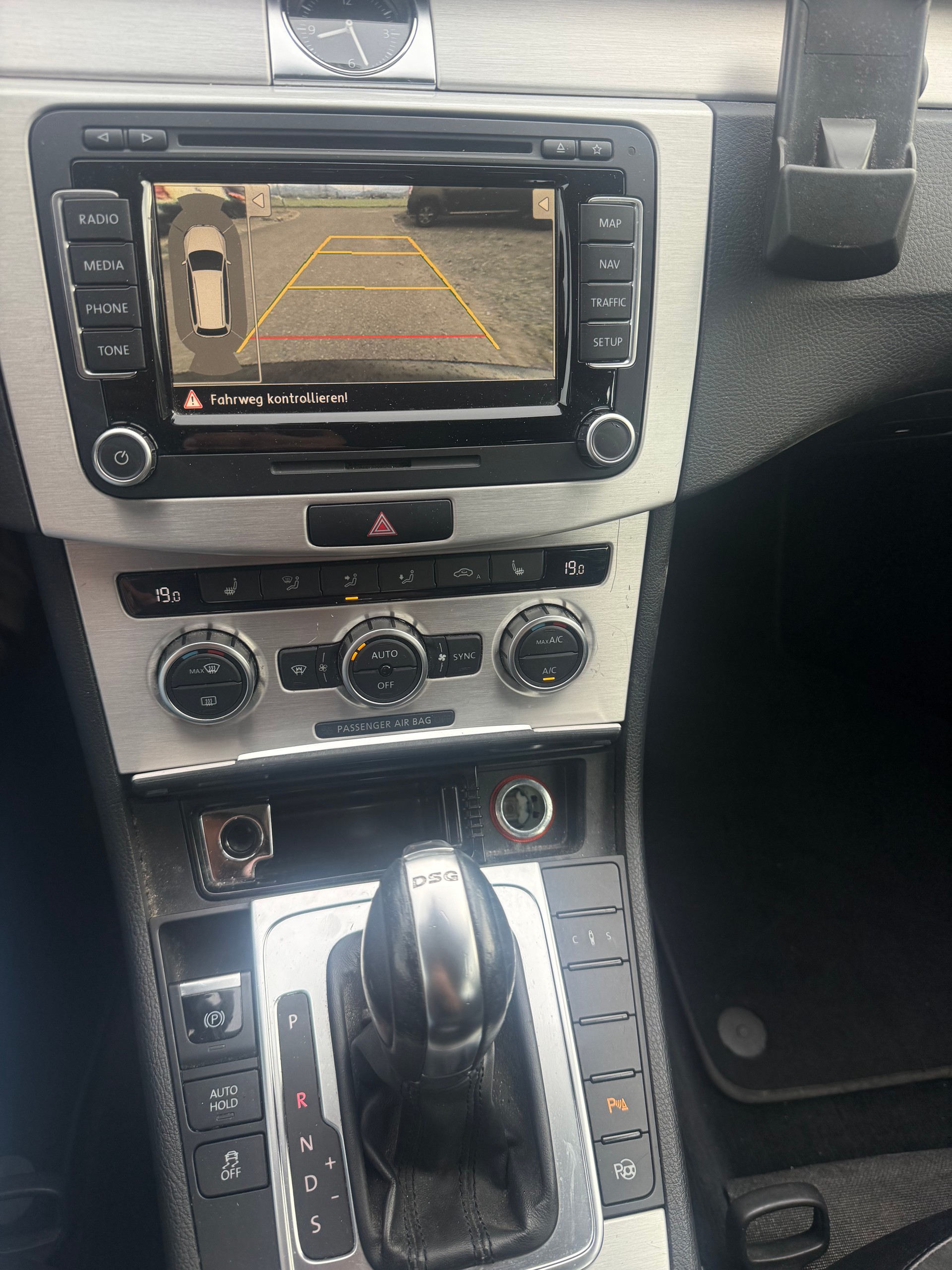 VW Passat Variant 2.0 TSI Highline DSG-image-5