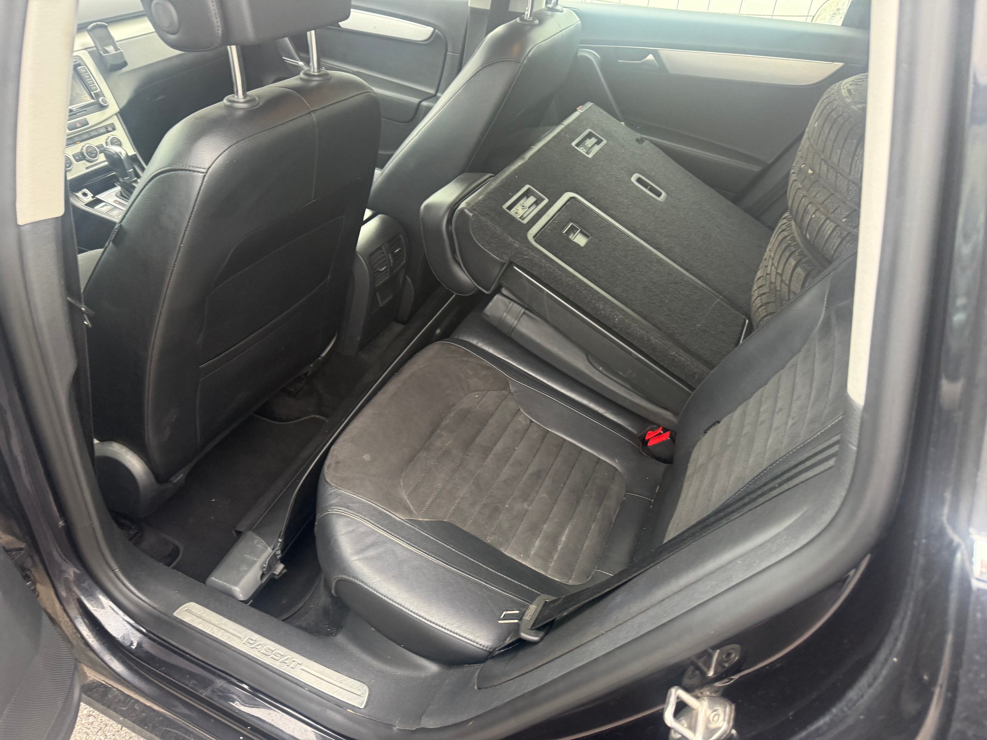 VW Passat Variant 2.0 TSI Highline DSG-image-6