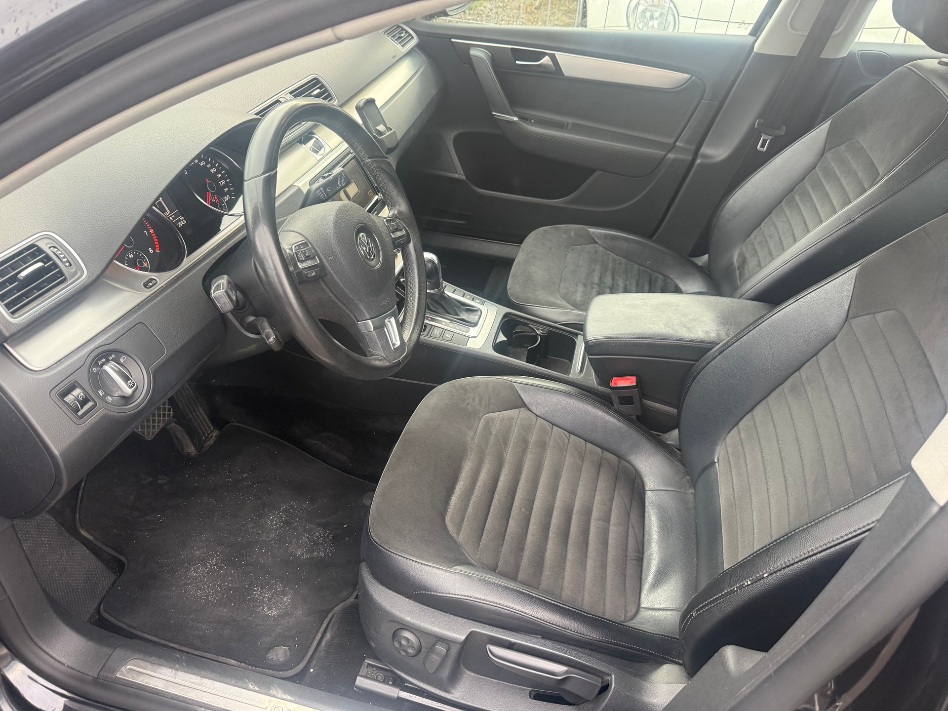 VW Passat Variant 2.0 TSI Highline DSG-image-4