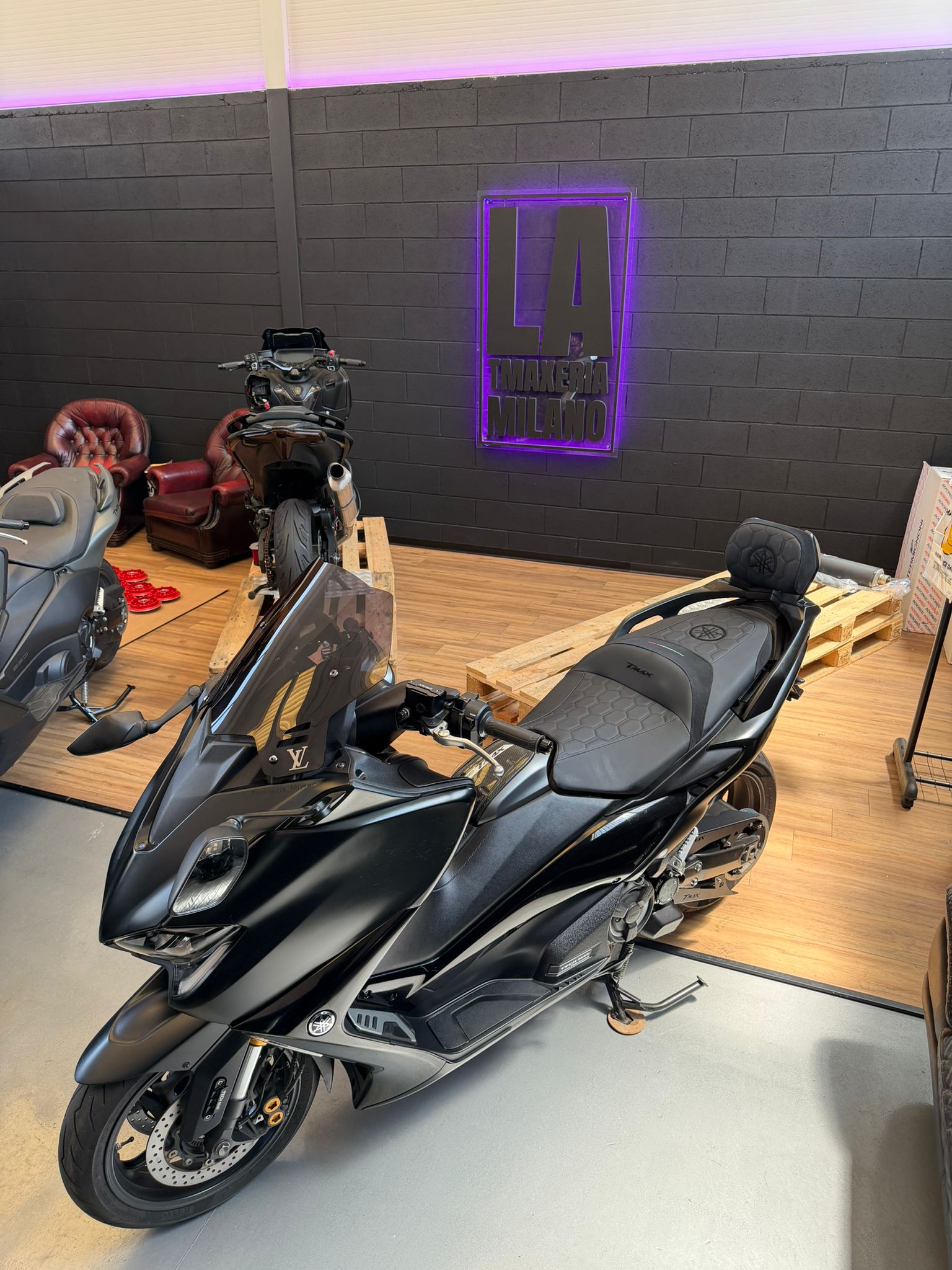 YAMAHA T-MAX Tech-Max XP 560-image-7