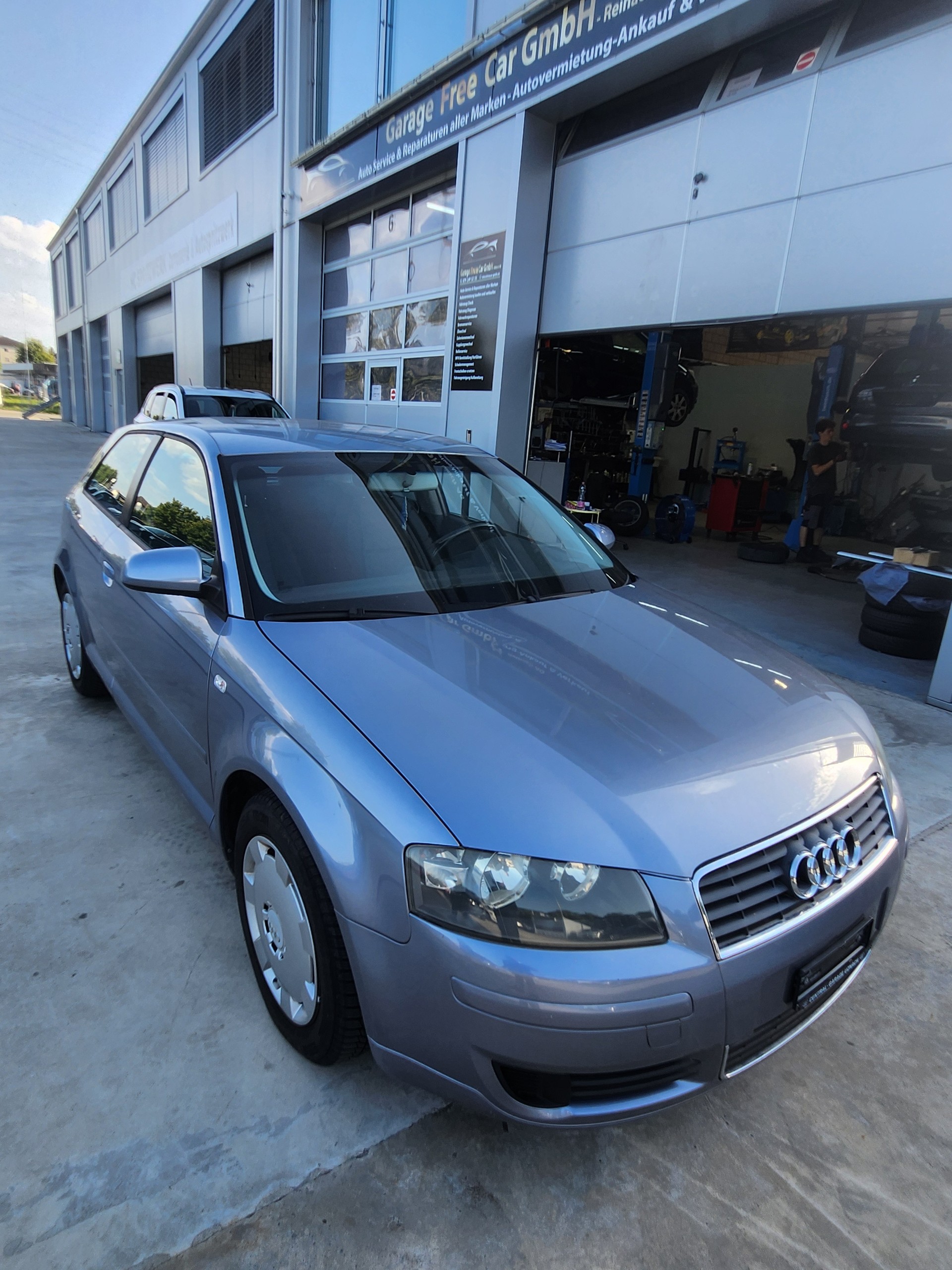 AUDI A3 2.0 FSI Ambition-image-2