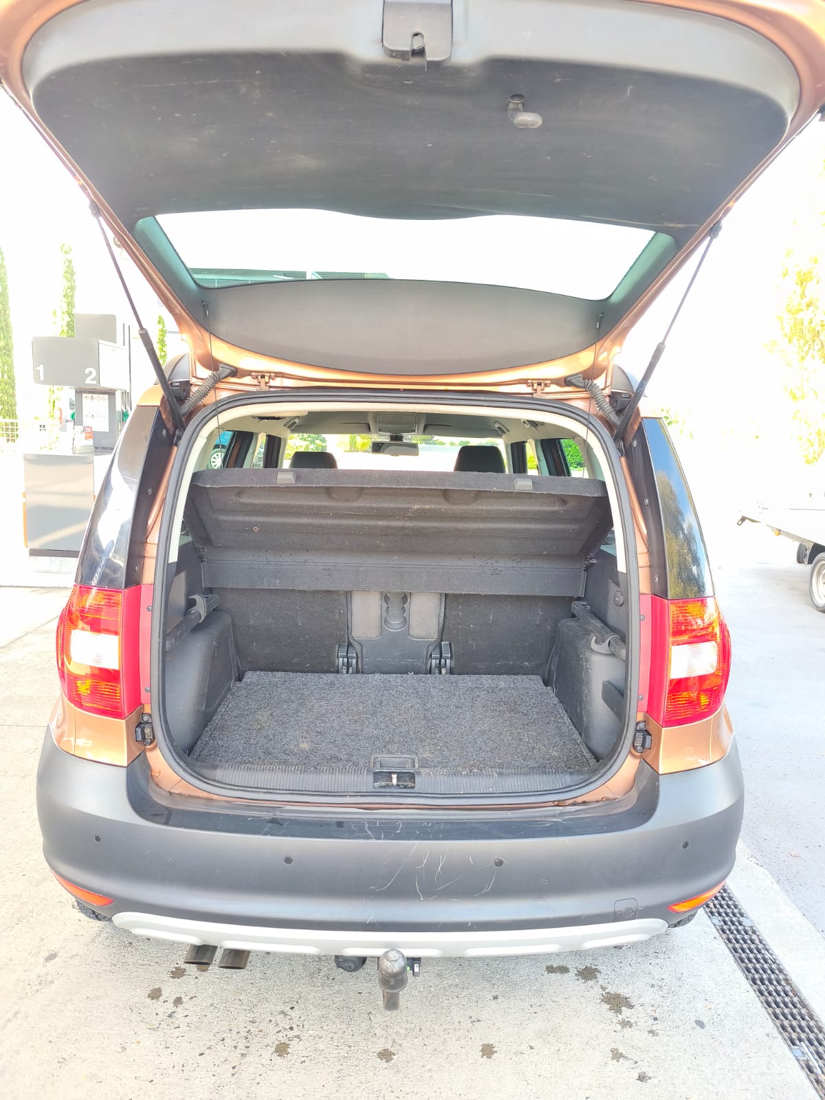 SKODA Yeti 2.0 TDI AllDrive 4x4-image-8
