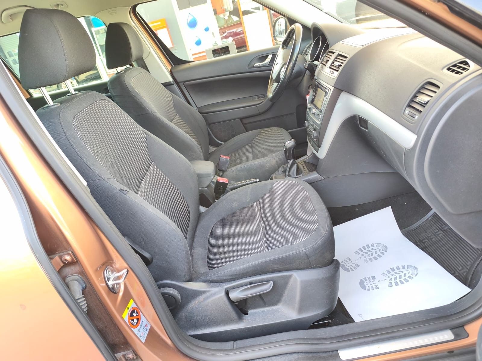 SKODA Yeti 2.0 TDI AllDrive 4x4-image-11