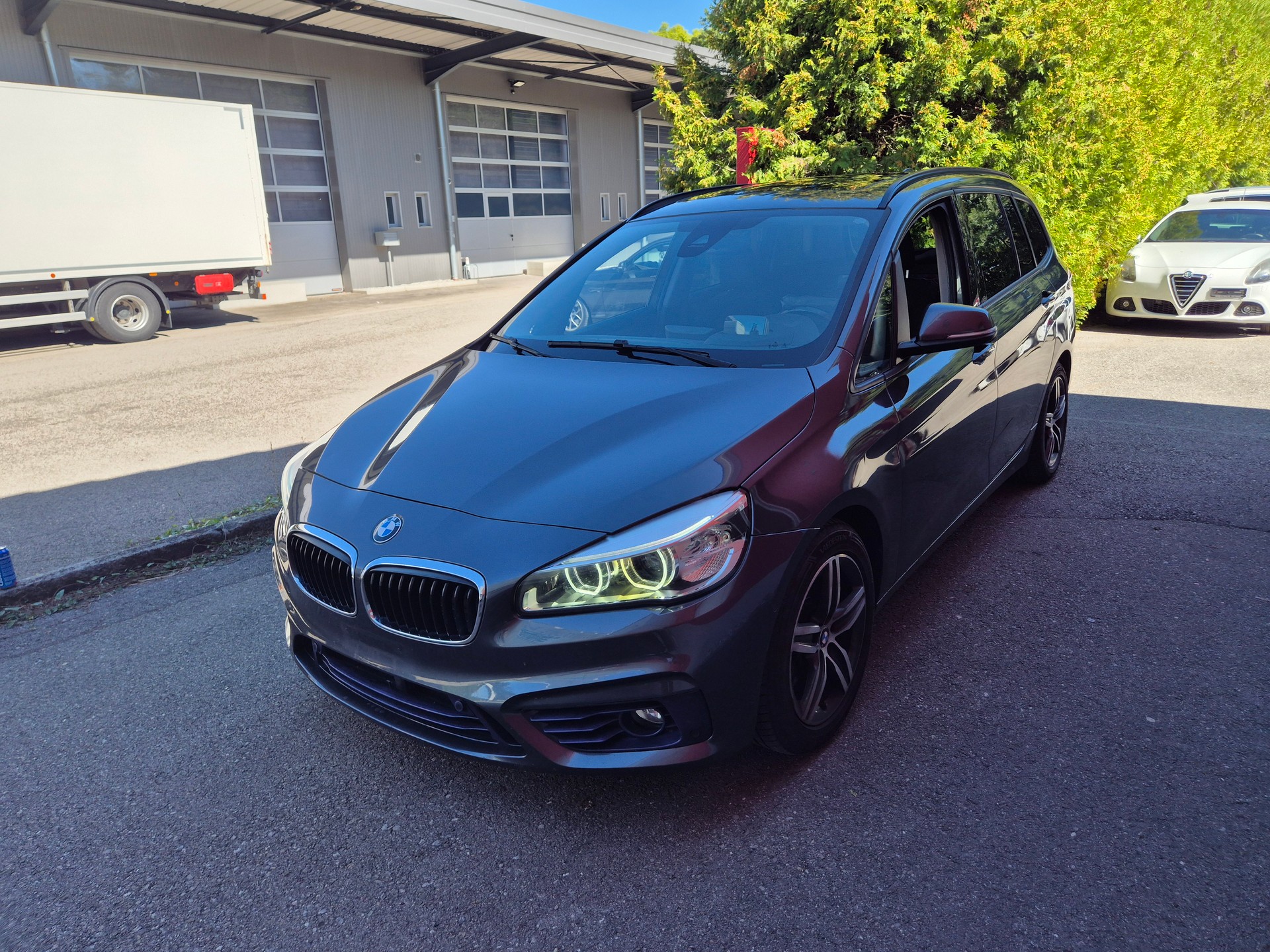 BMW 220d xDrive Gran Tourer Sport Line Steptronic-image-2