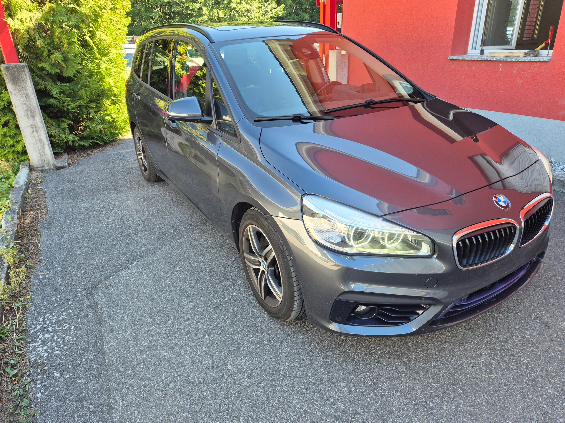 BMW 220d xDrive Gran Tourer Sport Line Steptronic-image-4