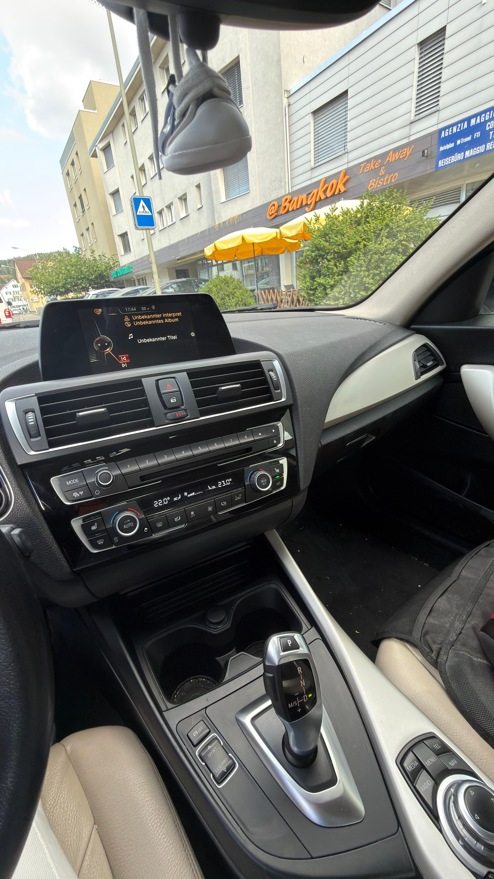BMW 218d-image-5