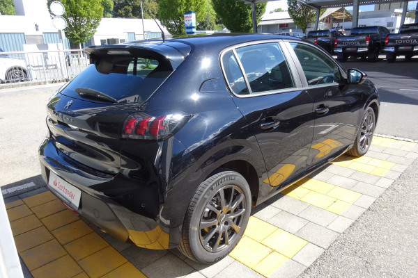 PEUGEOT 208 1.2 PureT Act.P. EAT8-image-11