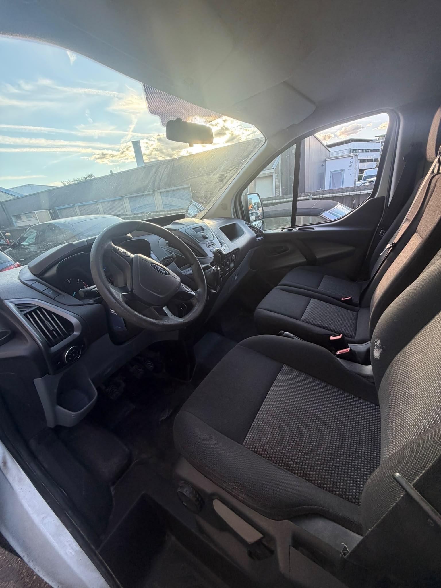 FORD Transit Custom Van 270 L1H1 - Expertise du jour - 93.000 Kilometres-image-6