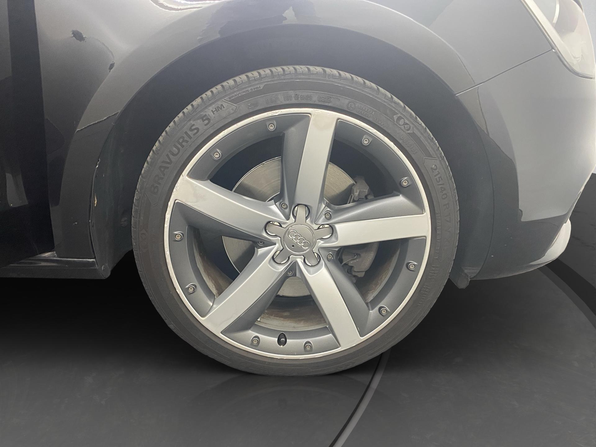 AUDI A1 1.4 TFSI Ambition S-tronic-image-13