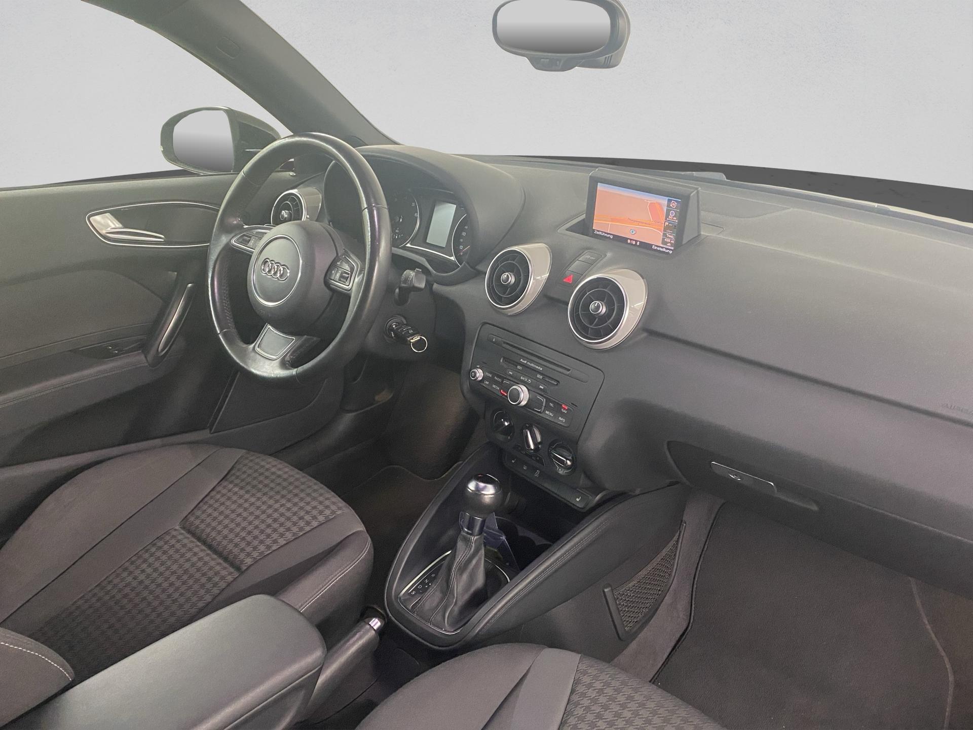 AUDI A1 1.4 TFSI Ambition S-tronic-image-21