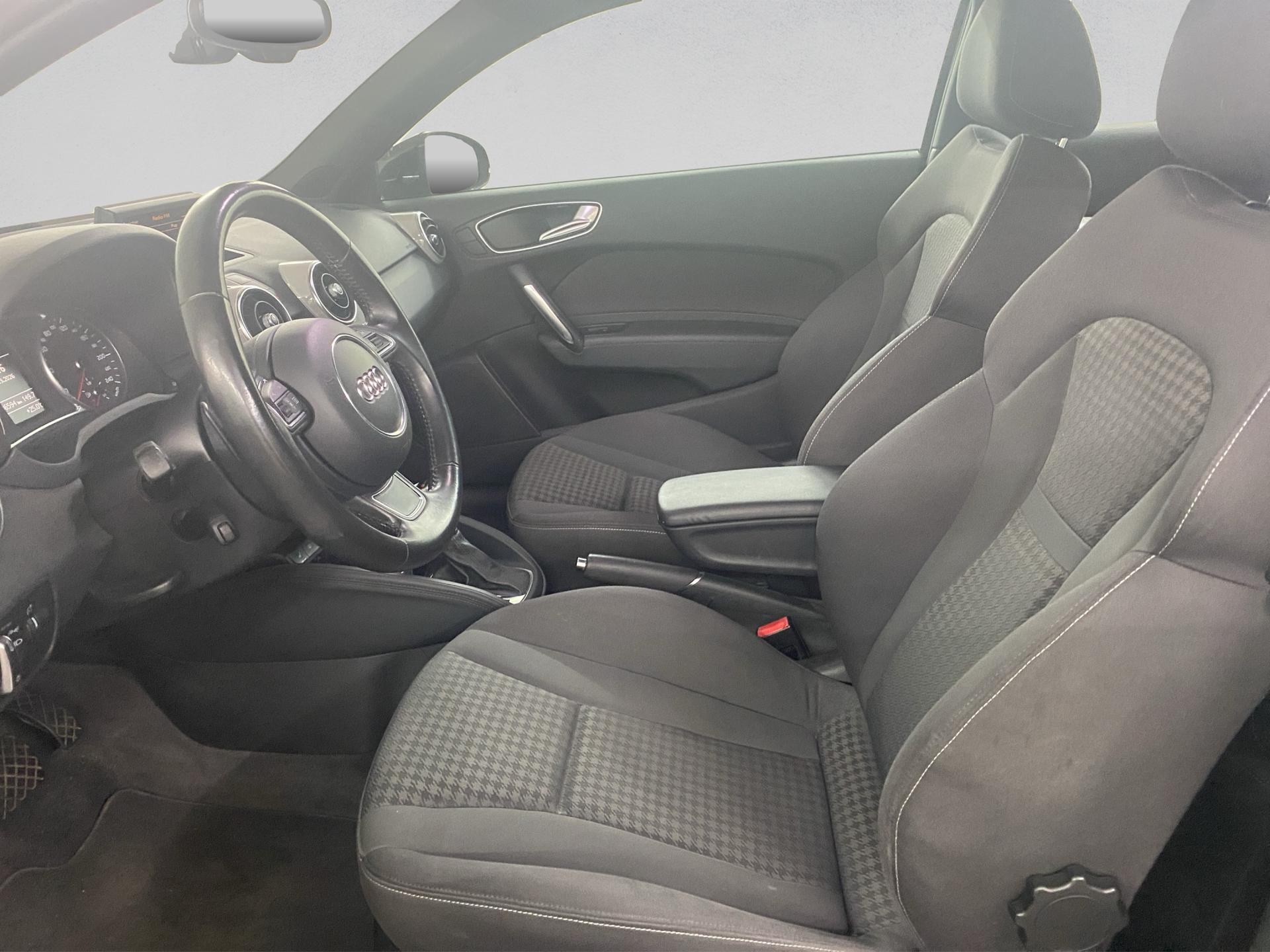 AUDI A1 1.4 TFSI Ambition S-tronic-image-6