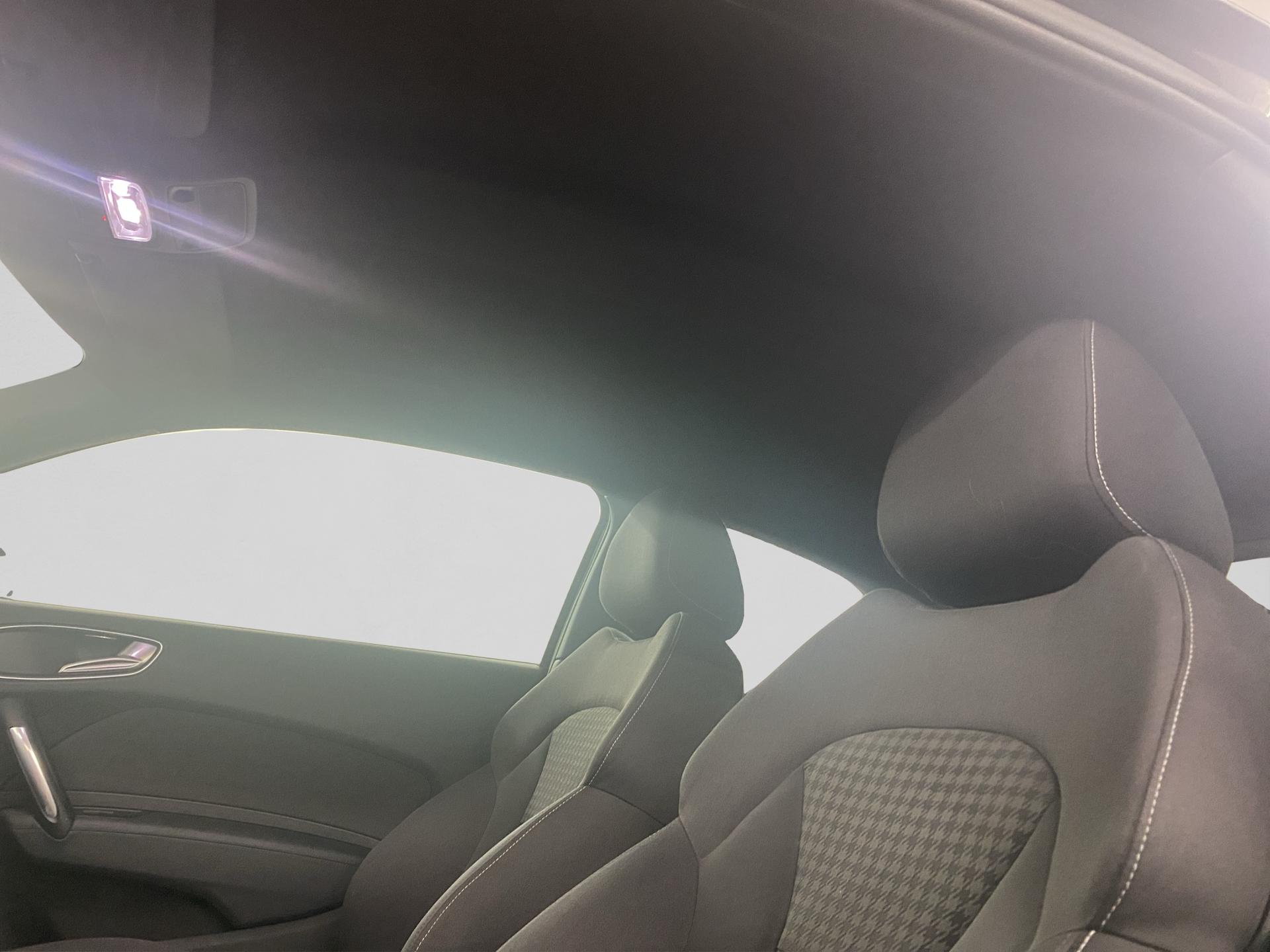 AUDI A1 1.4 TFSI Ambition S-tronic-image-25