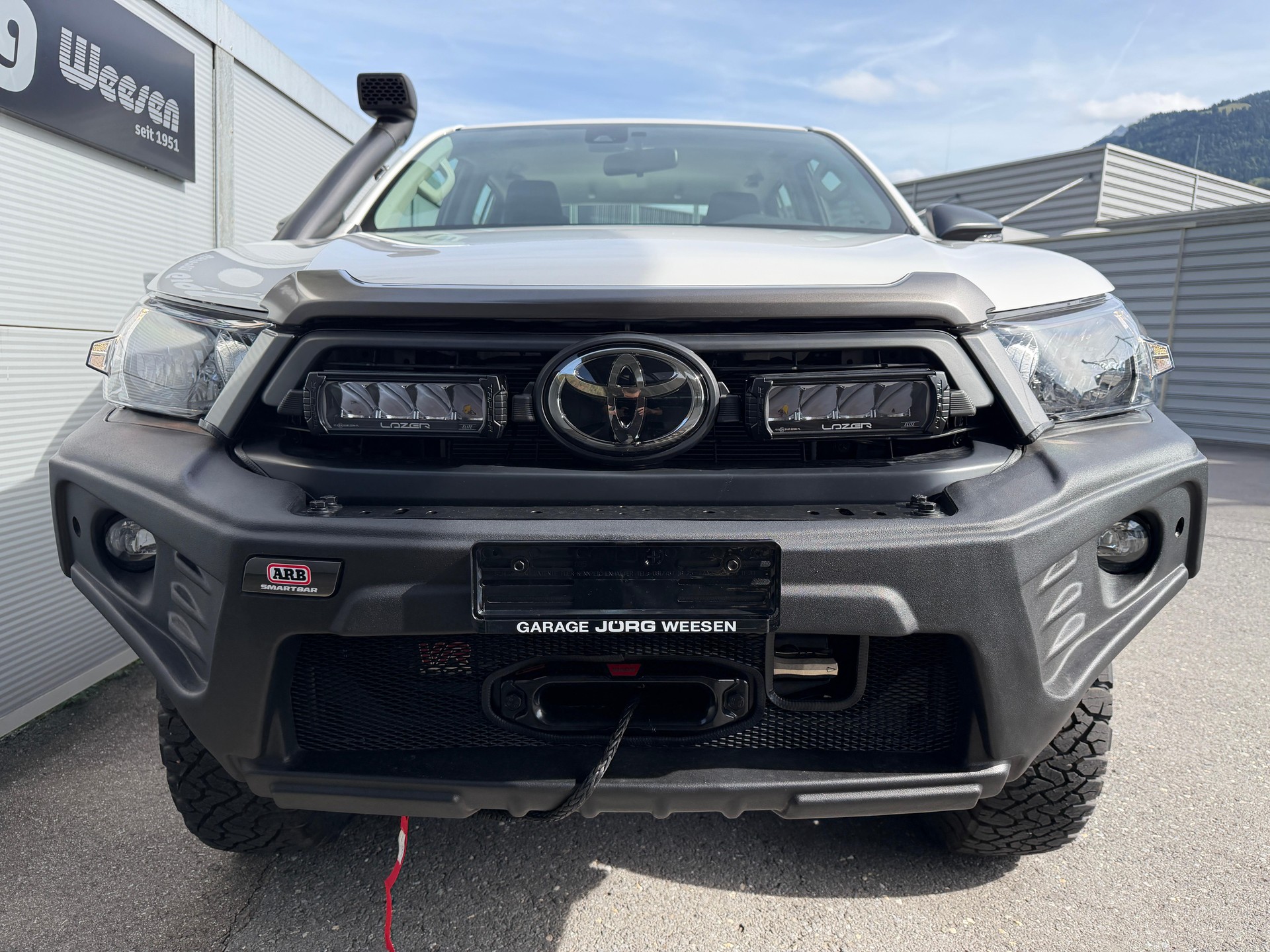 TOYOTA Hilux Double Cab.-Pick-up 2.8 D-4D 204 Comfort-image-1