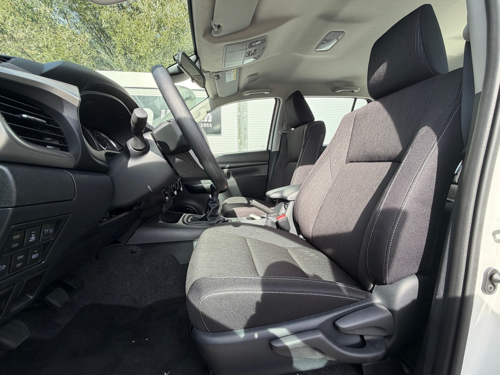 TOYOTA Hilux Double Cab.-Pick-up 2.8 D-4D 204 Comfort-image-13