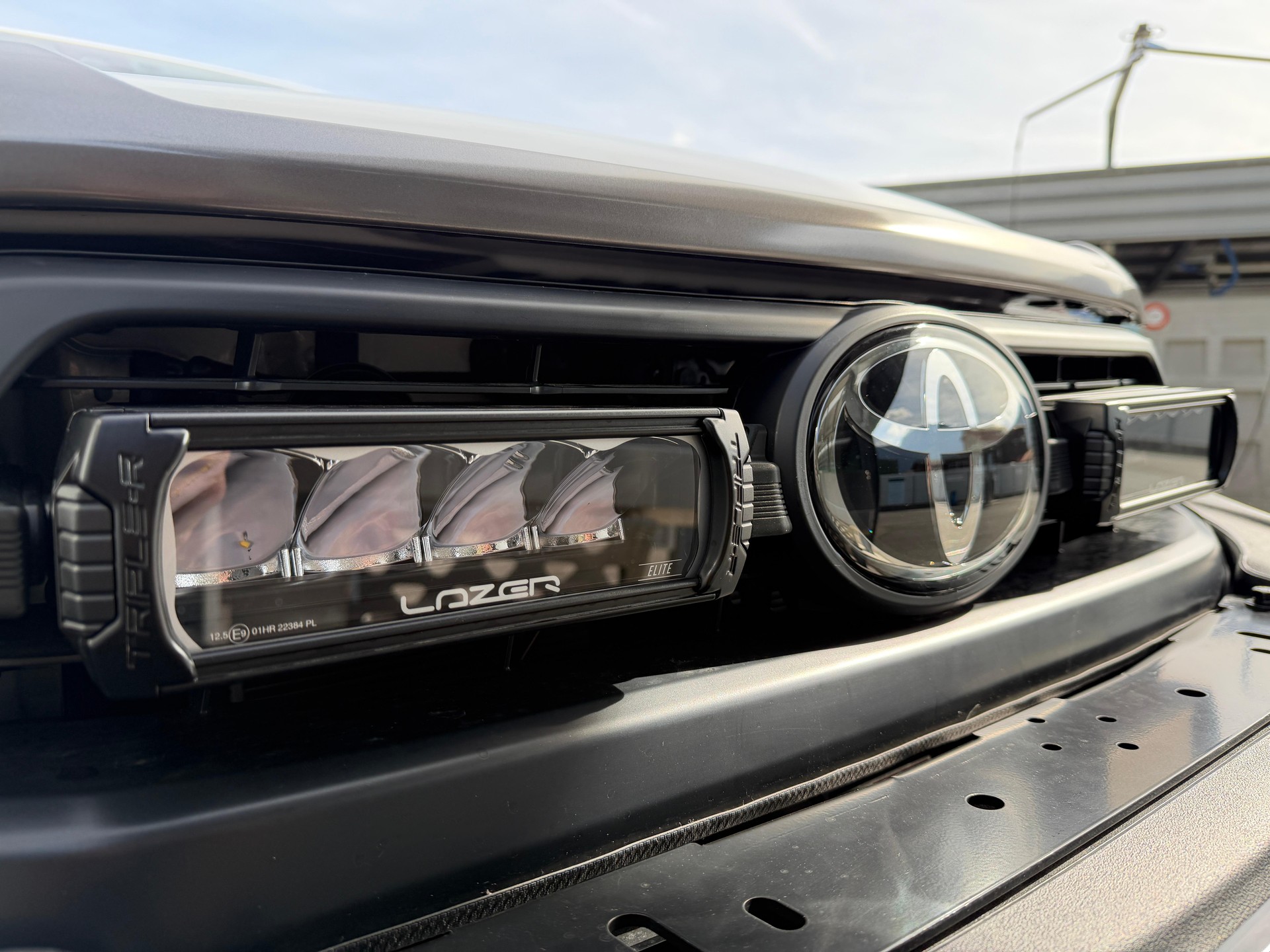 TOYOTA Hilux Double Cab.-Pick-up 2.8 D-4D 204 Comfort-image-2