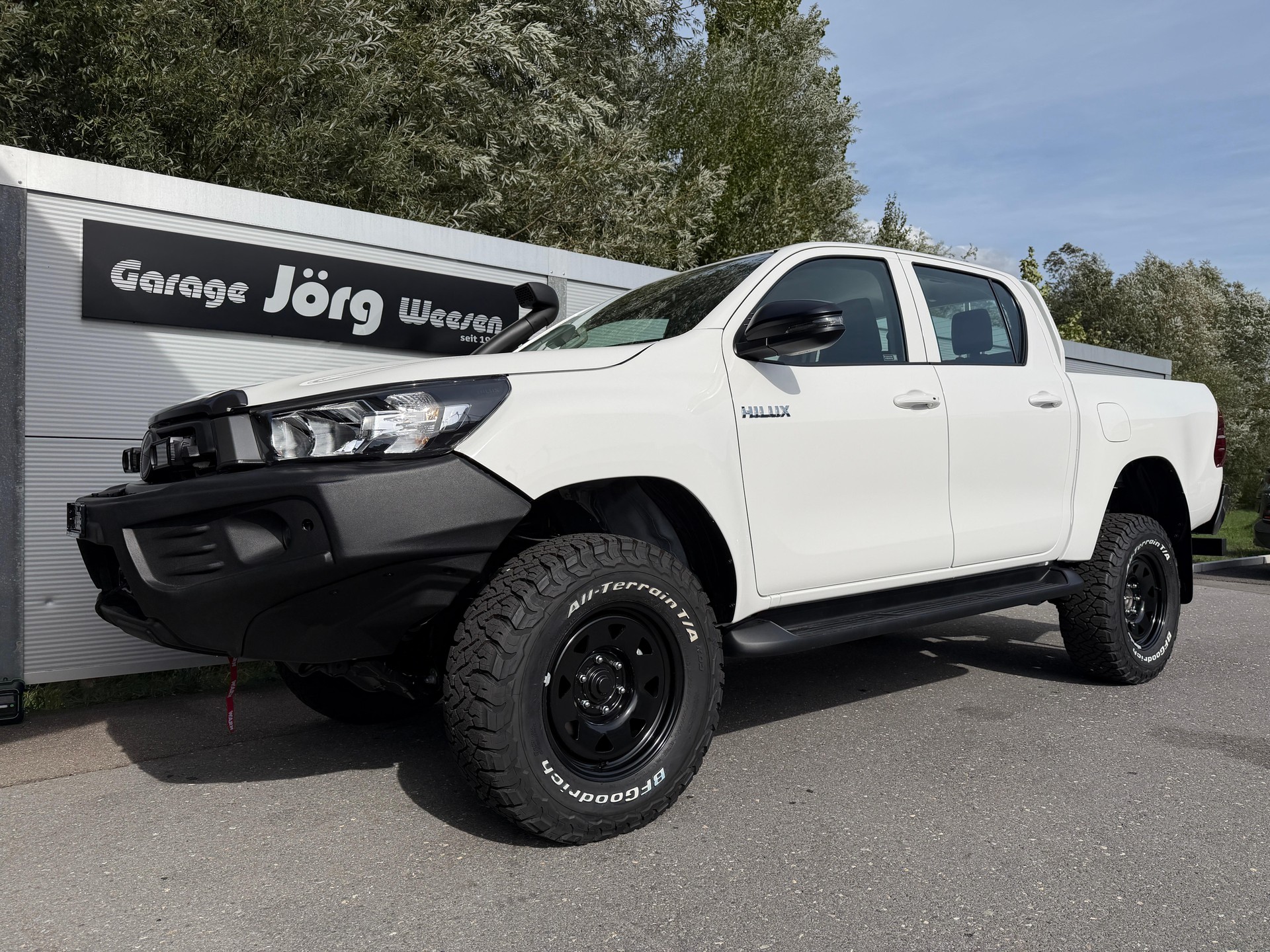TOYOTA Hilux Double Cab.-Pick-up 2.8 D-4D 204 Comfort-image-0