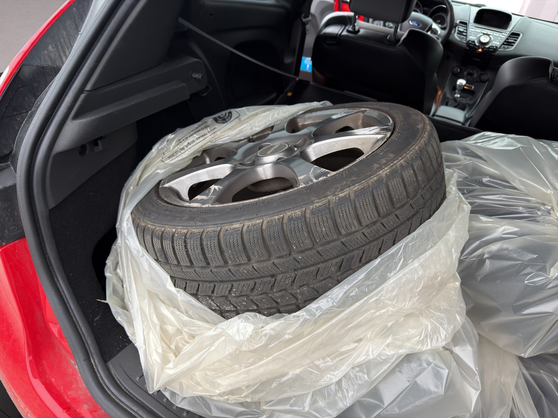 FORD Fiesta 1.6 SCTi ST-image-10