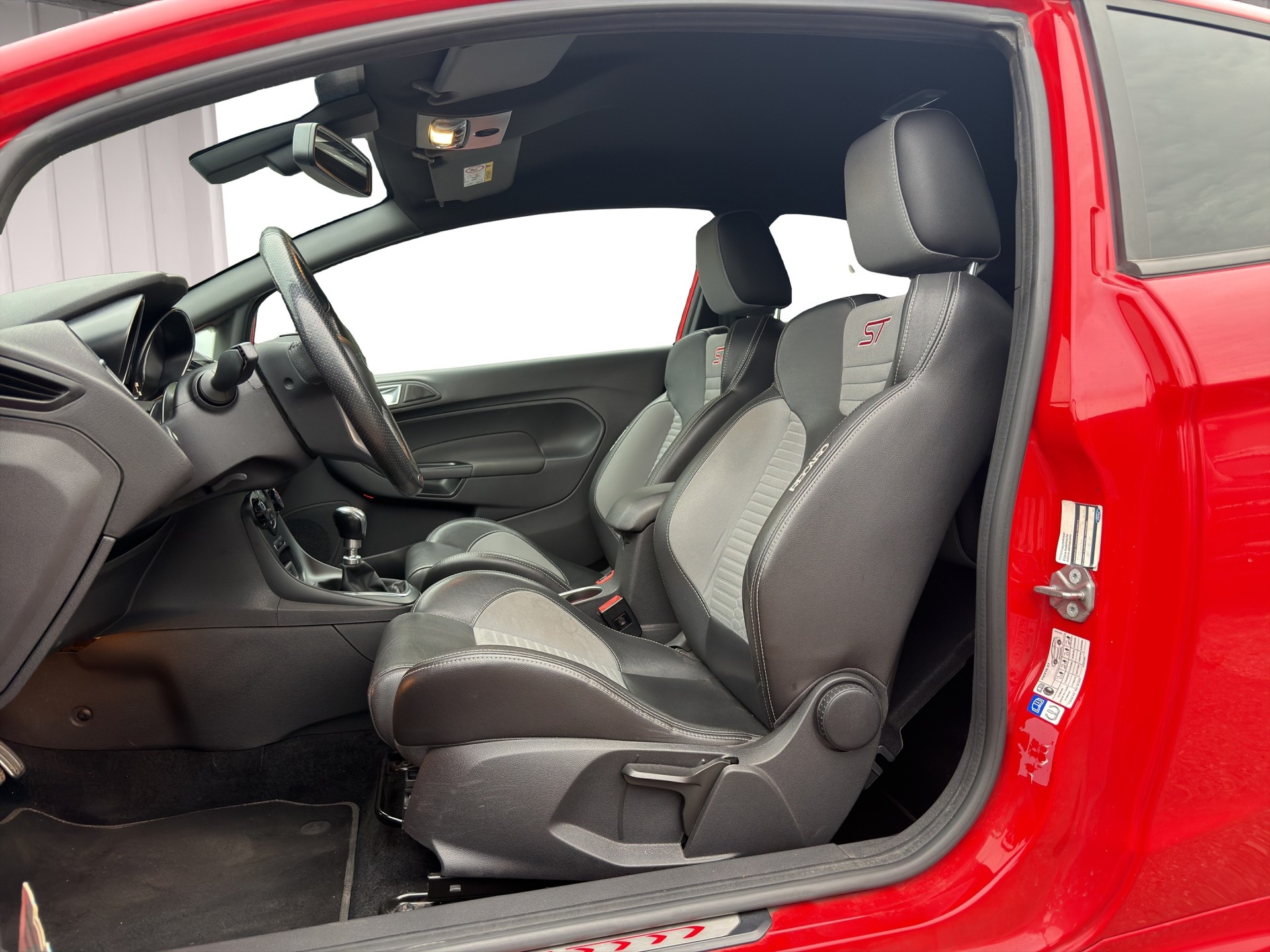 FORD Fiesta 1.6 SCTi ST-image-8