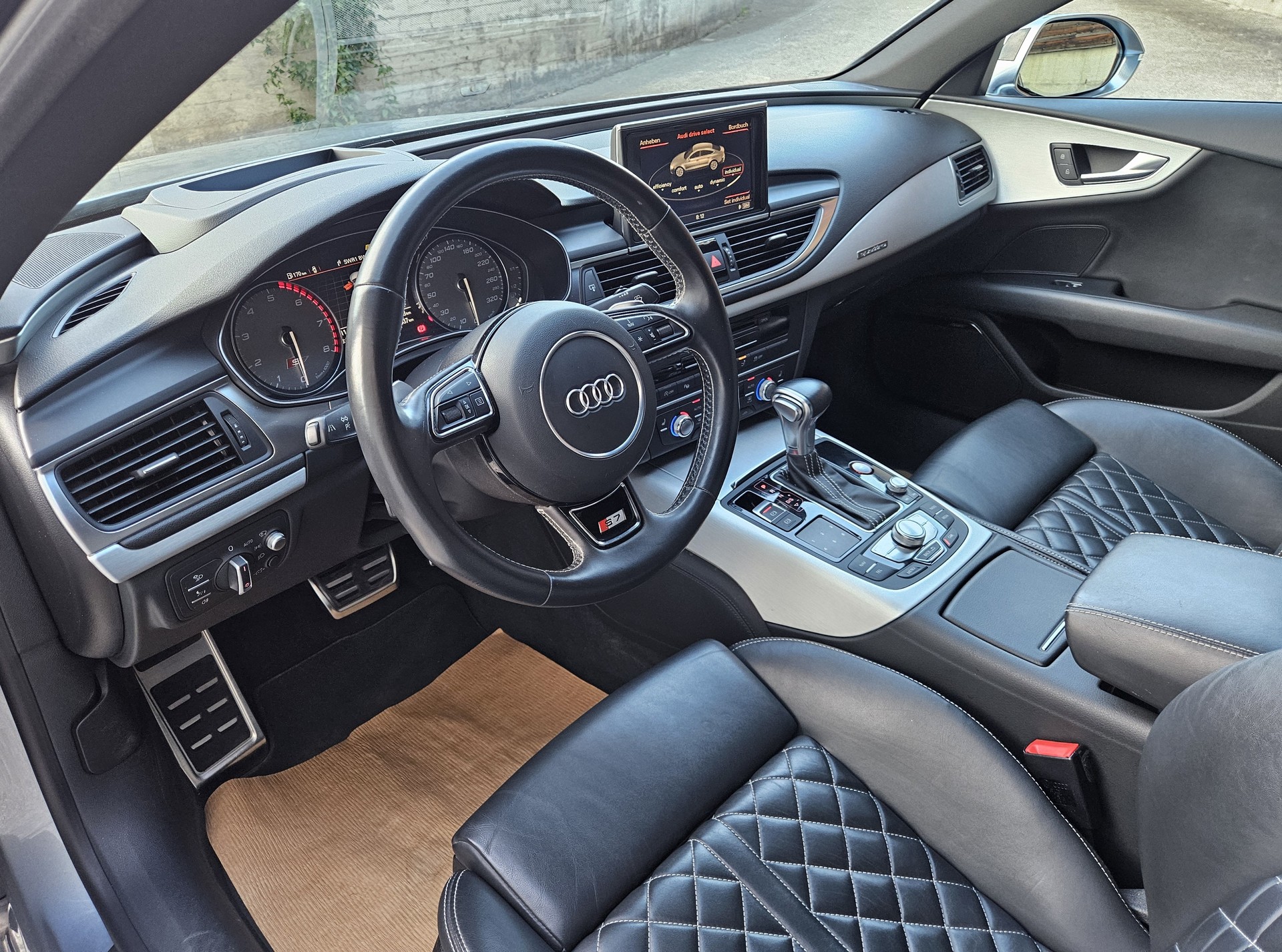 AUDI S7 Sportback 4.0 TFSI V8 quattro S-tronic frisch ab MFK-image-9