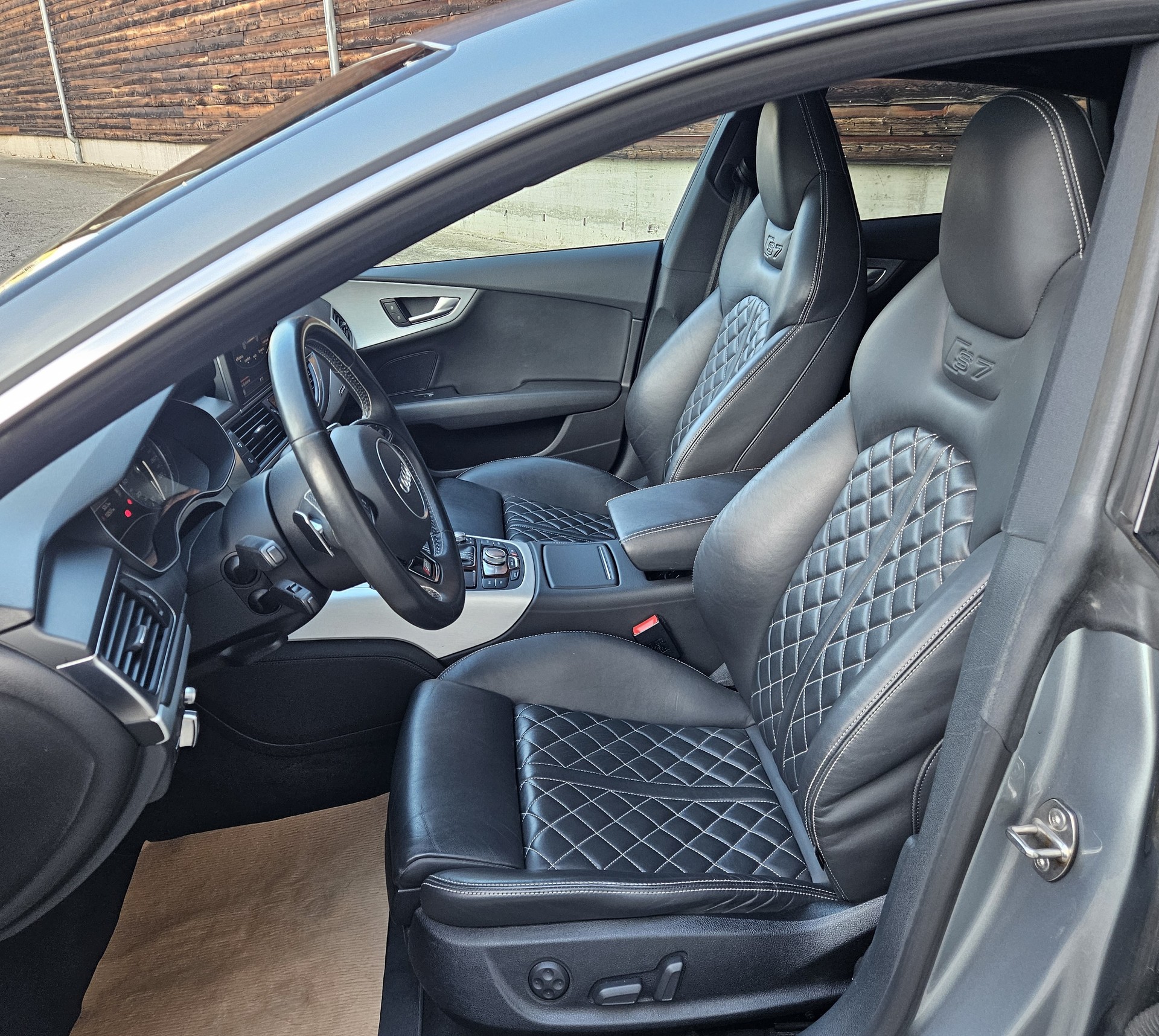 AUDI S7 Sportback 4.0 TFSI V8 quattro S-tronic frisch ab MFK-image-8