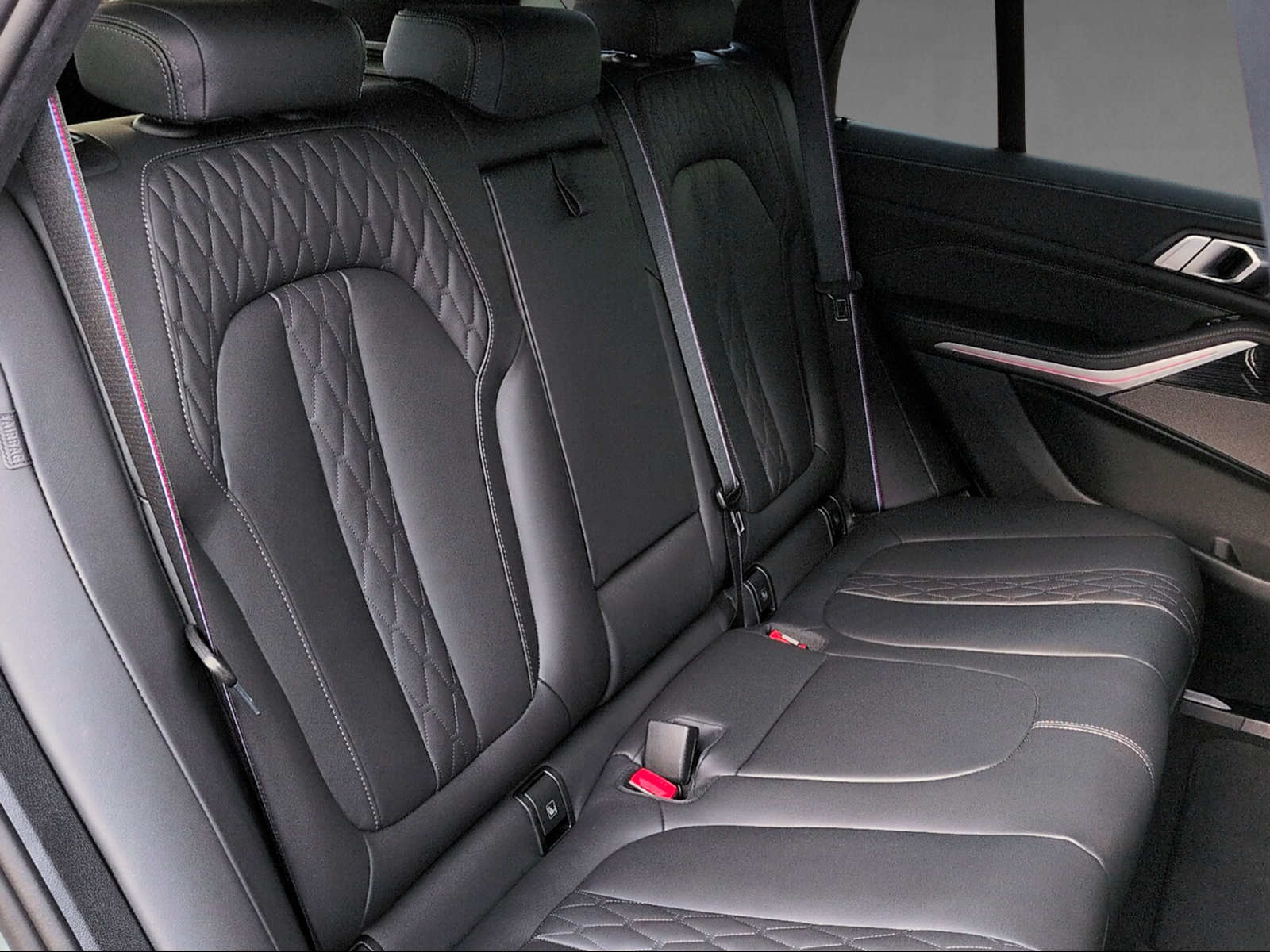 BMW X5 M60i xDrive-image-9