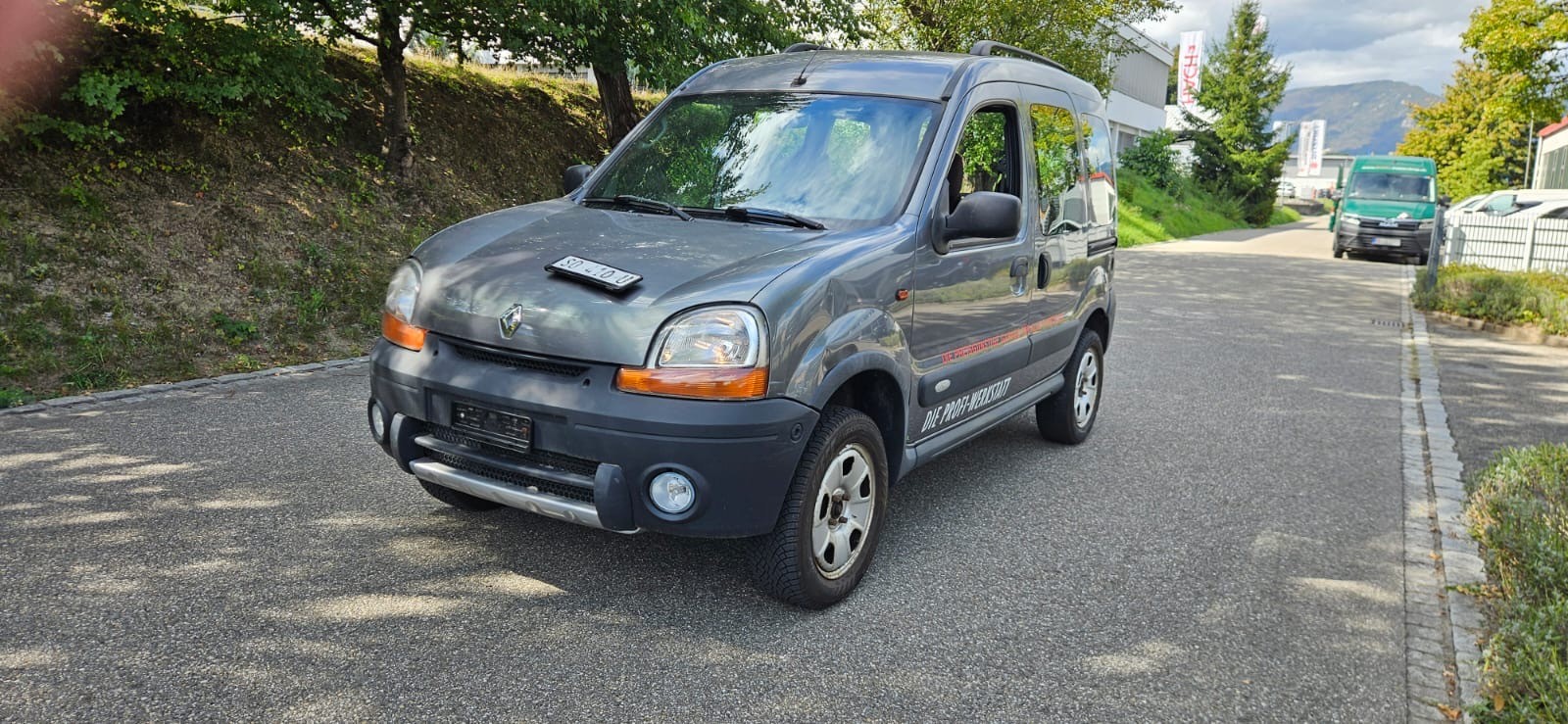 RENAULT Kangoo 1.6 16V Privilège Suisse 4X4-image-5