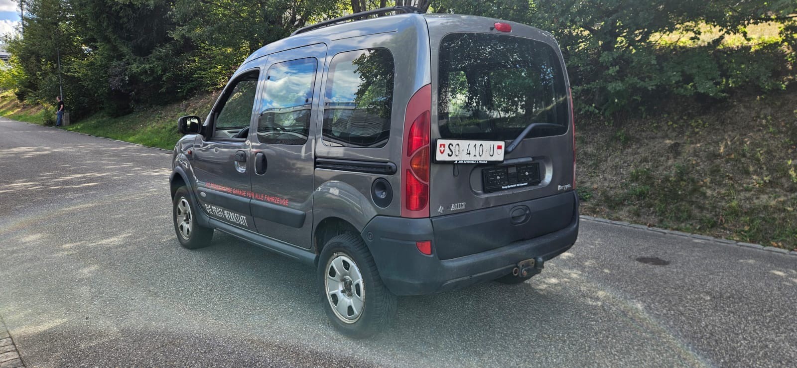 RENAULT Kangoo 1.6 16V Privilège Suisse 4X4-image-2