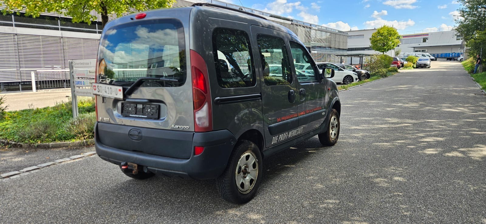 RENAULT Kangoo 1.6 16V Privilège Suisse 4X4-image-3