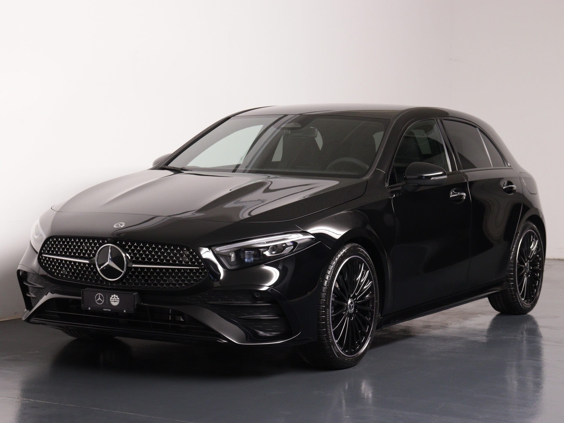MERCEDES-BENZ A 200 Night Star AMG Line-image-1