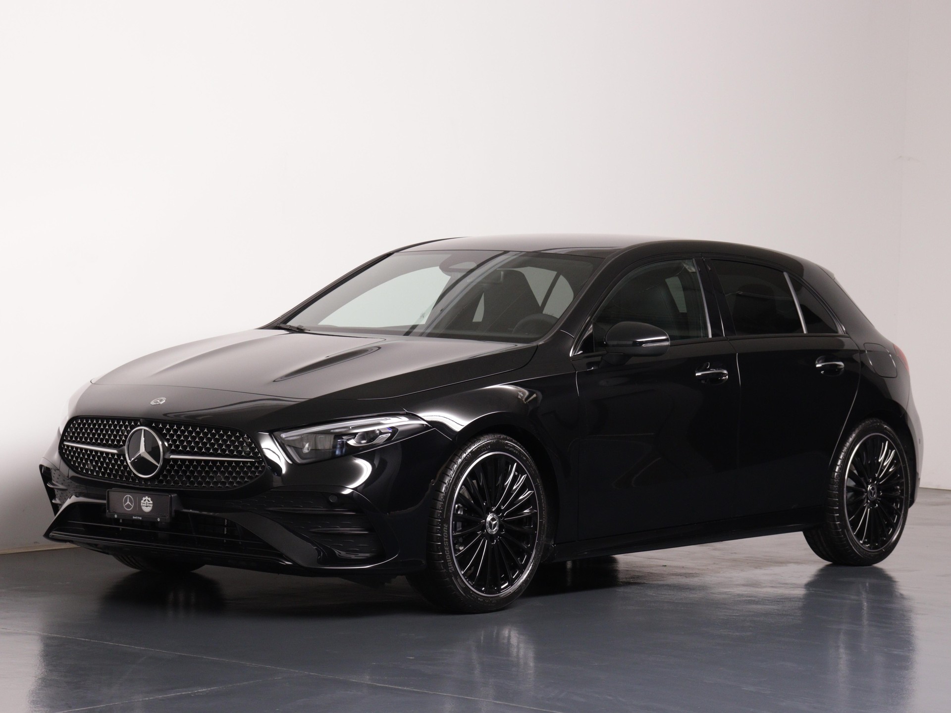 MERCEDES-BENZ A 200 Night Star AMG Line-image-0