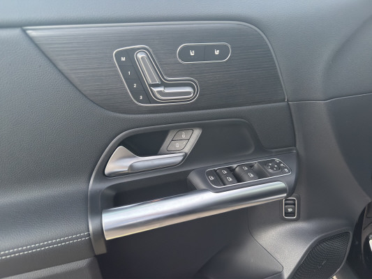 MERCEDES-BENZ GLA AMG 35 4Matic 8G-DCT-image-9