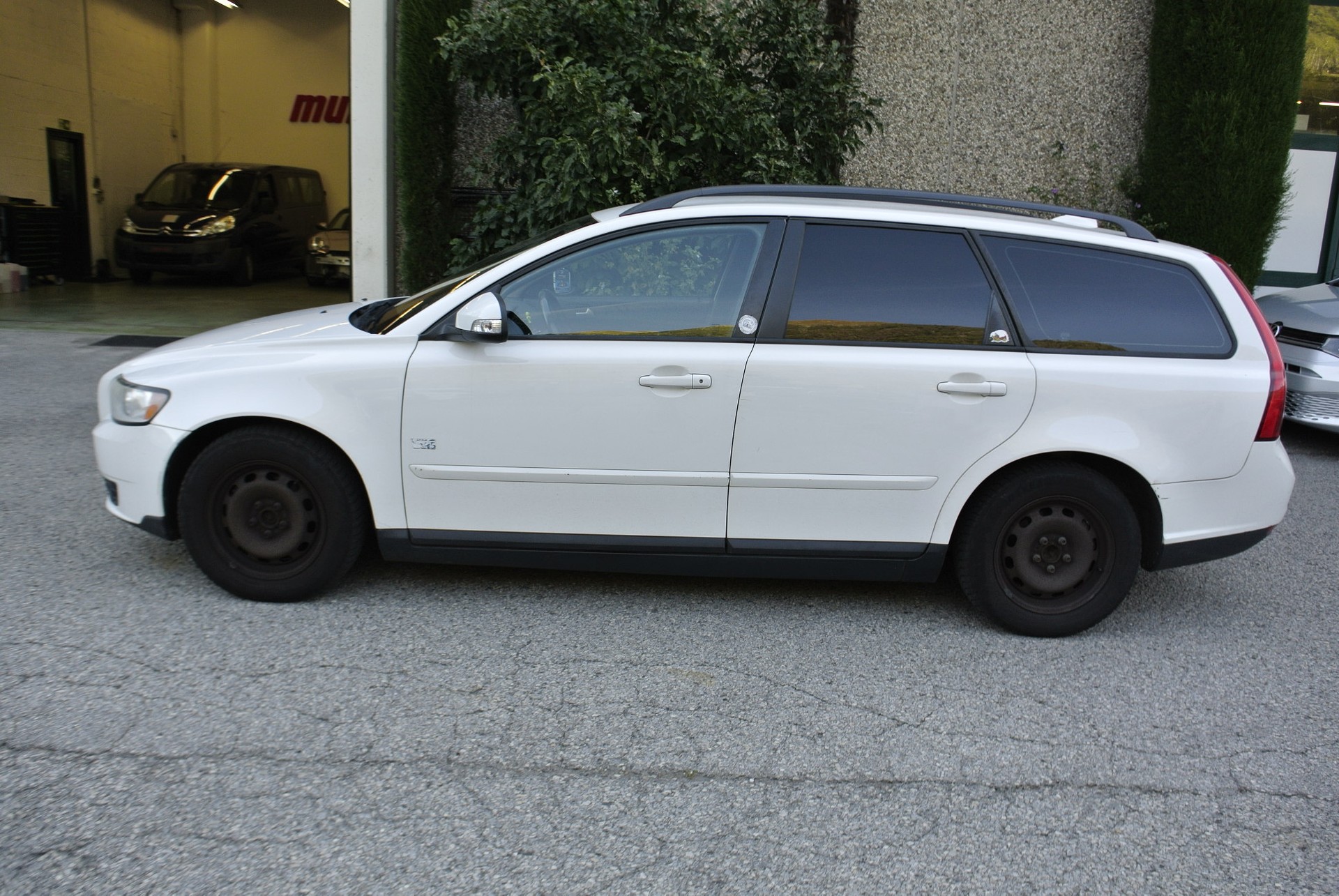 VOLVO V50 1.6-image-8