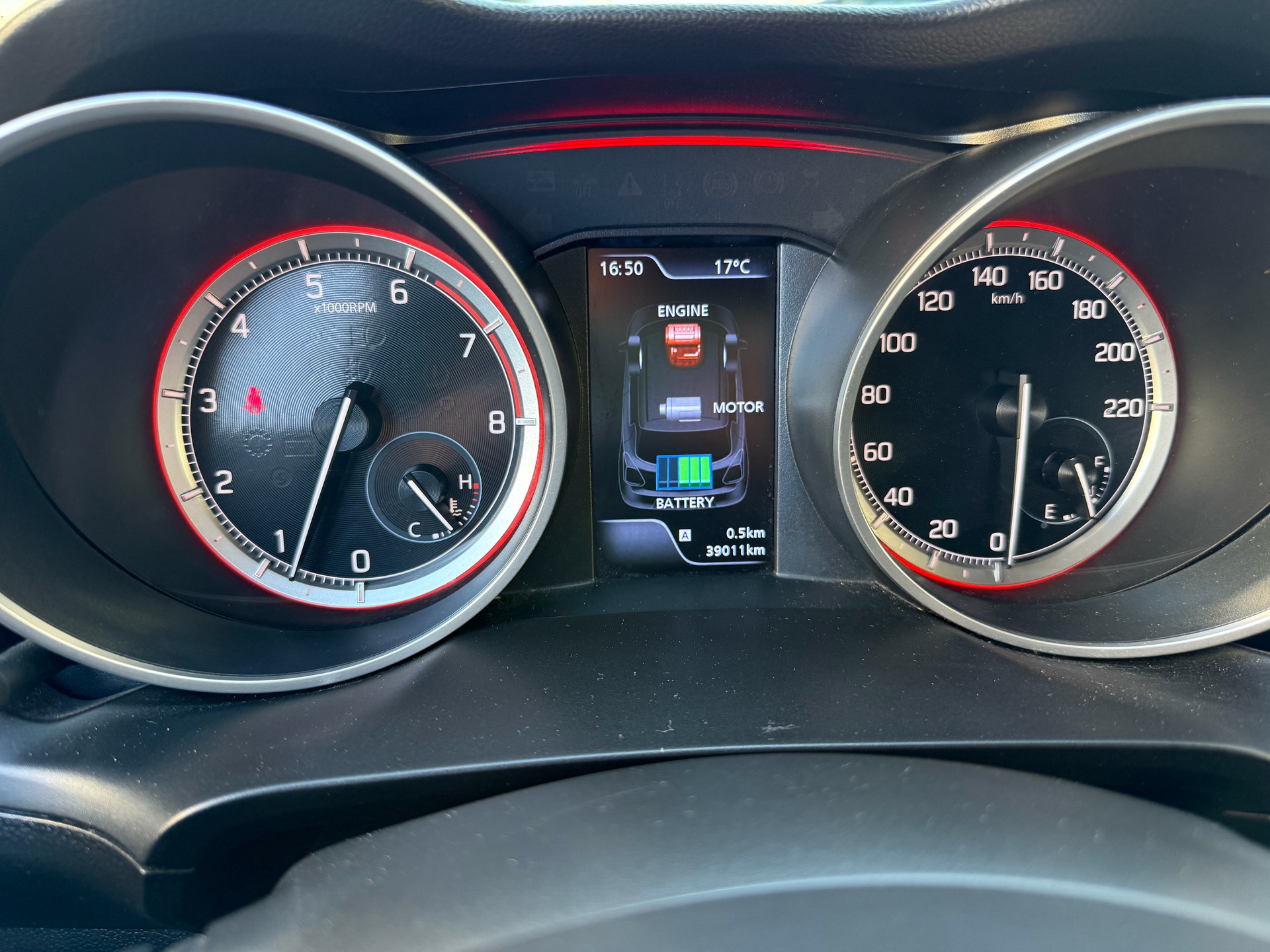 SUZUKI Swift 1.2i 16V SHVS TradizioTop Hybrid Allgrip 4x4-image-9