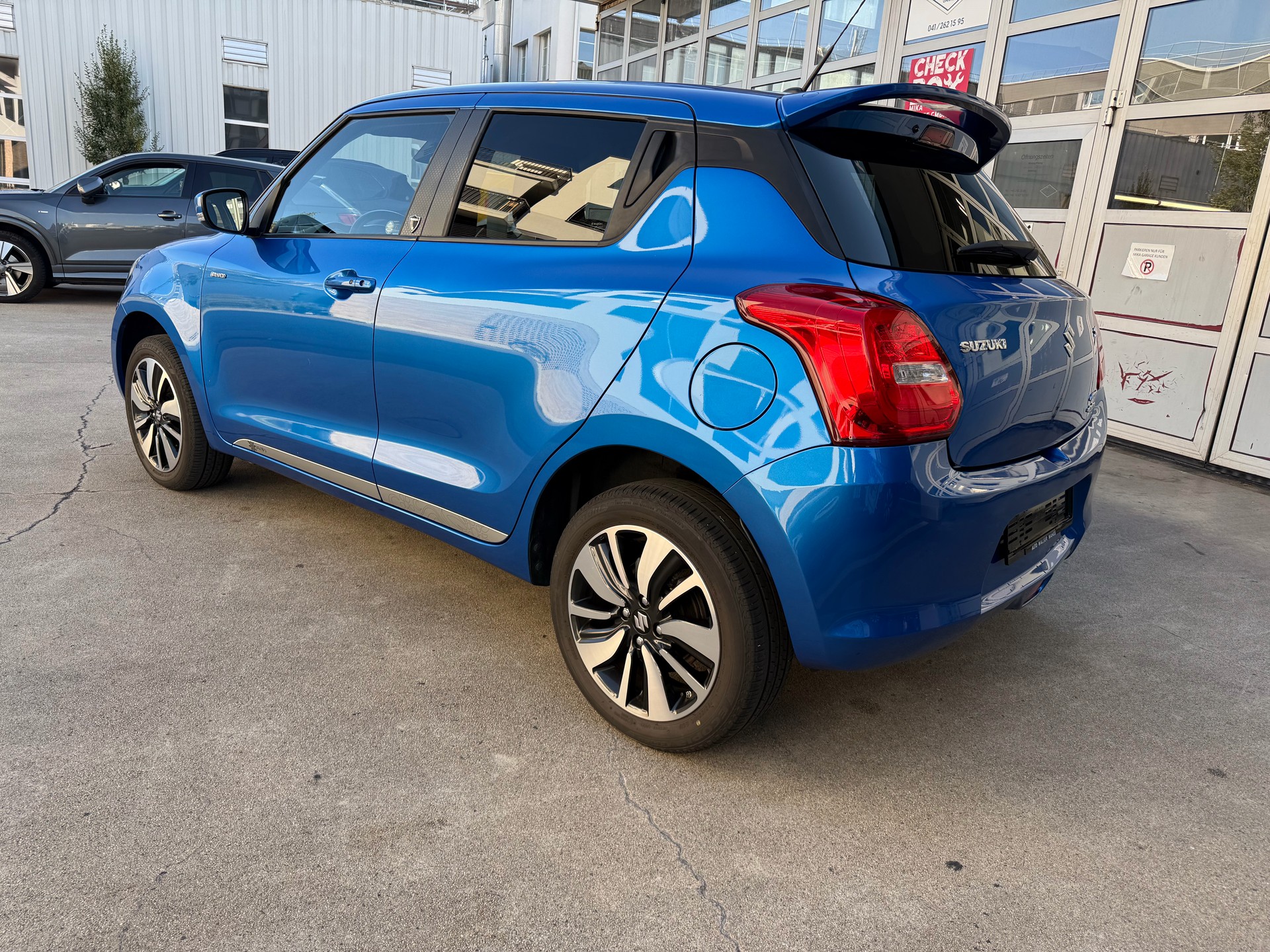 SUZUKI Swift 1.2i 16V SHVS TradizioTop Hybrid Allgrip 4x4-image-2