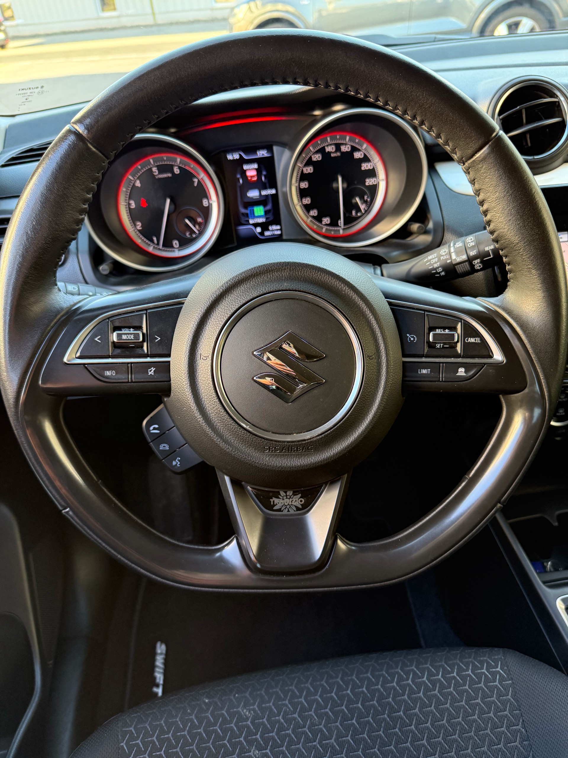 SUZUKI Swift 1.2i 16V SHVS TradizioTop Hybrid Allgrip 4x4-image-5