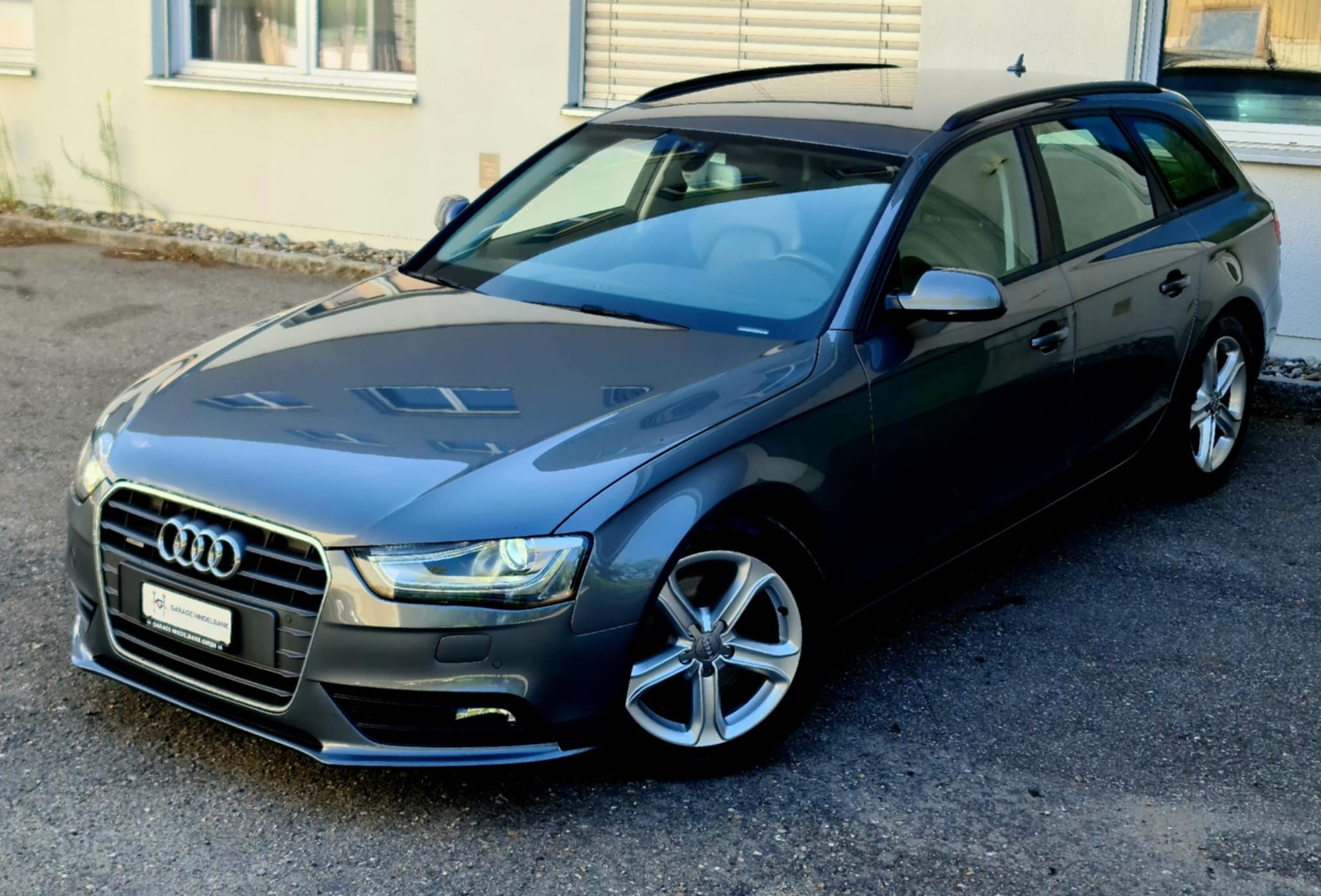AUDI A4 Avant 2.0 TDI quattro S-tronic-image-1